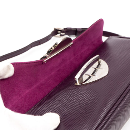 Pochette Montaigne Epi Leather Cassis