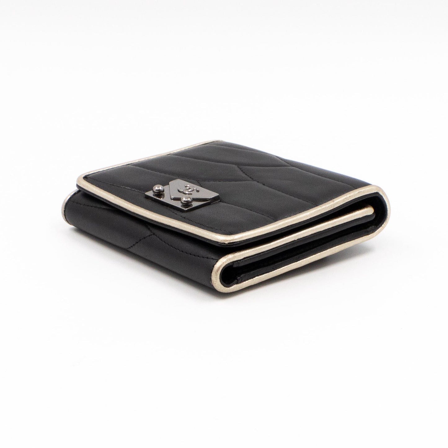 Pagoda Small Flap Wallet Black Leather