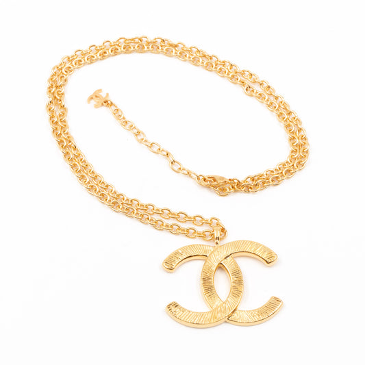 Large CC Necklace Textured Gold