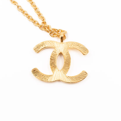 Large CC Necklace Textured Gold