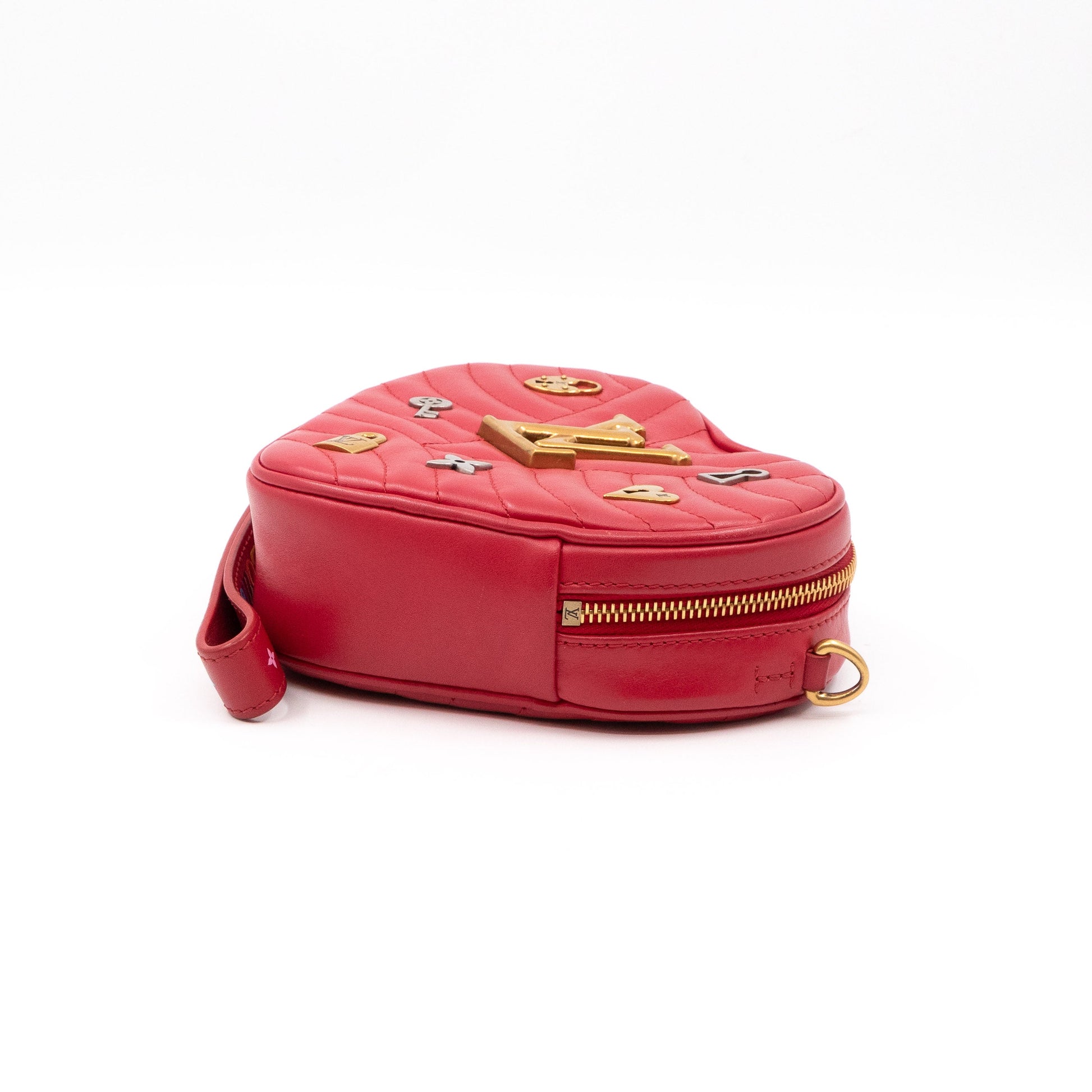 Louis Vuitton – Louis Vuitton New Wave Heart Bag Love Lock Red Leather –  Queen Station