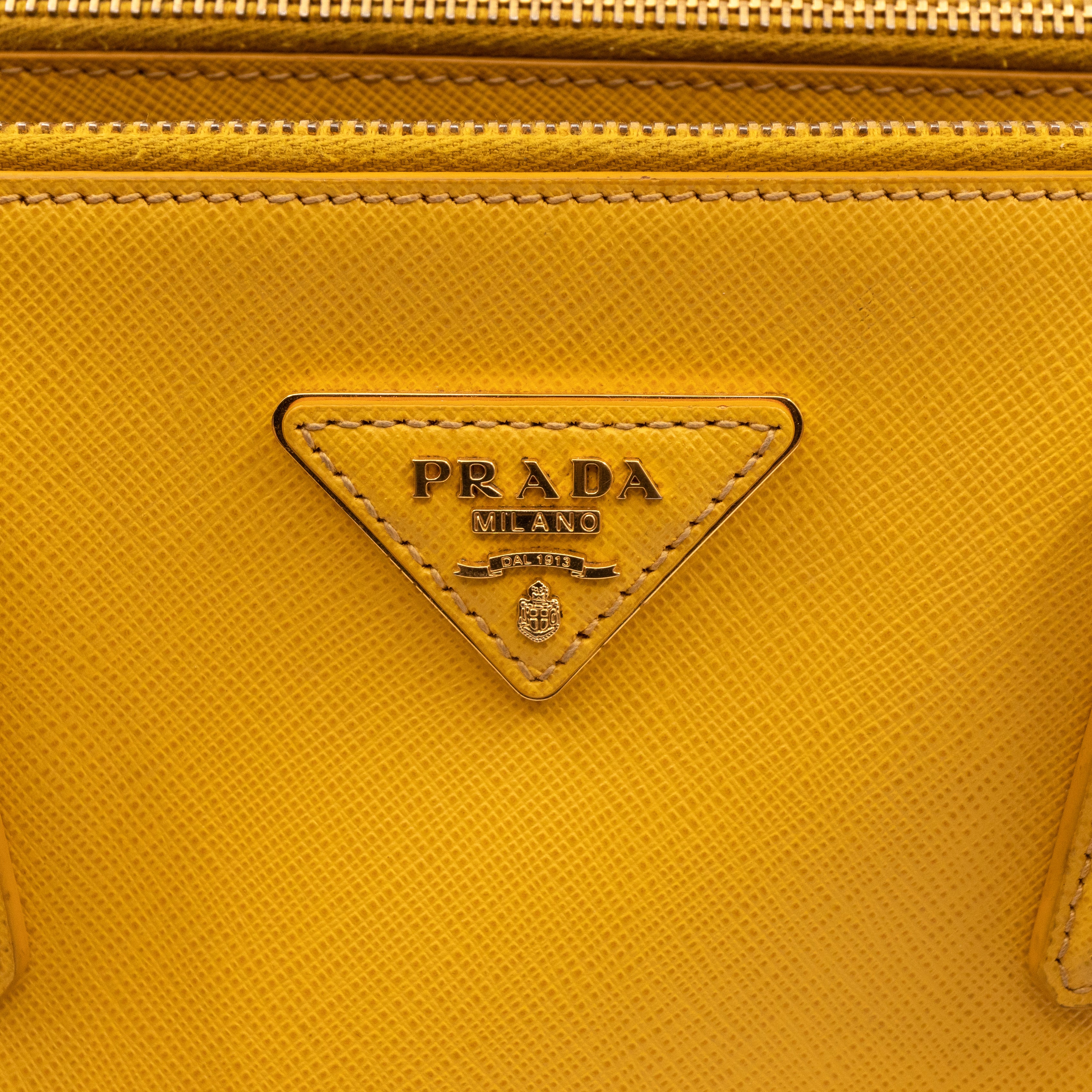 Galleria Medium Double Zip Yellow Saffiano