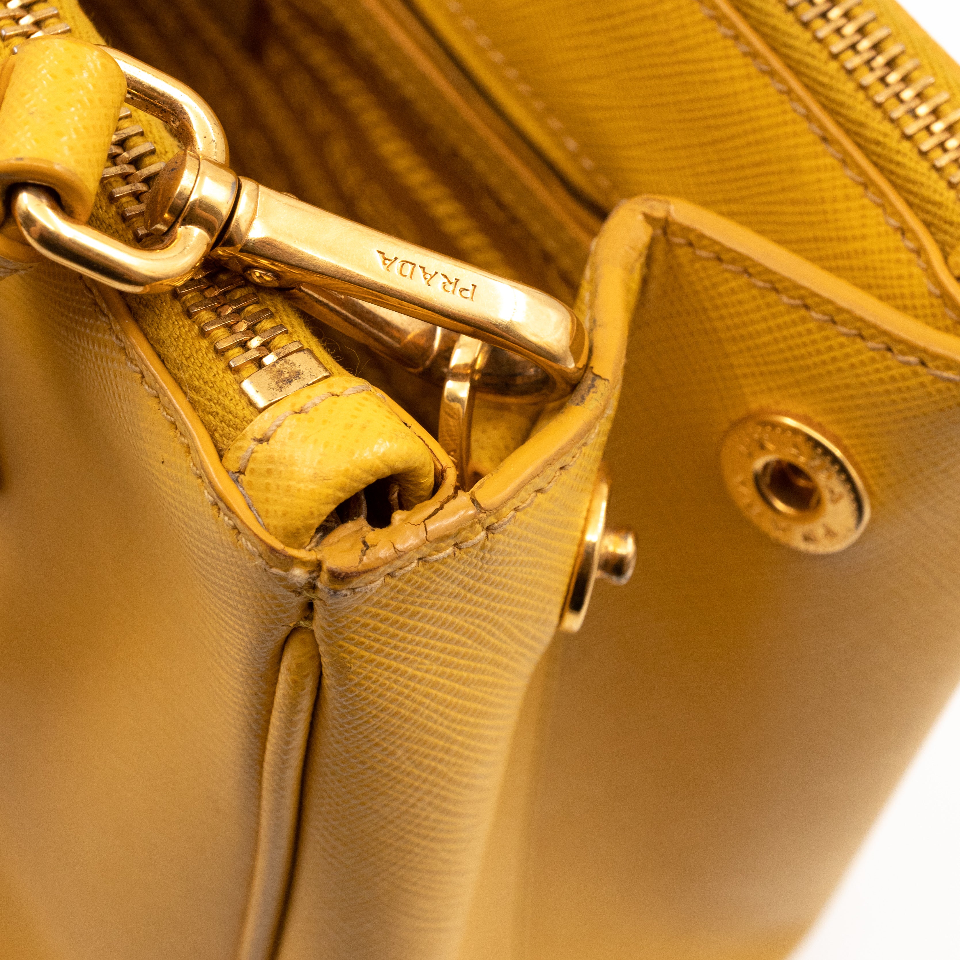 Galleria Medium Double Zip Yellow Saffiano