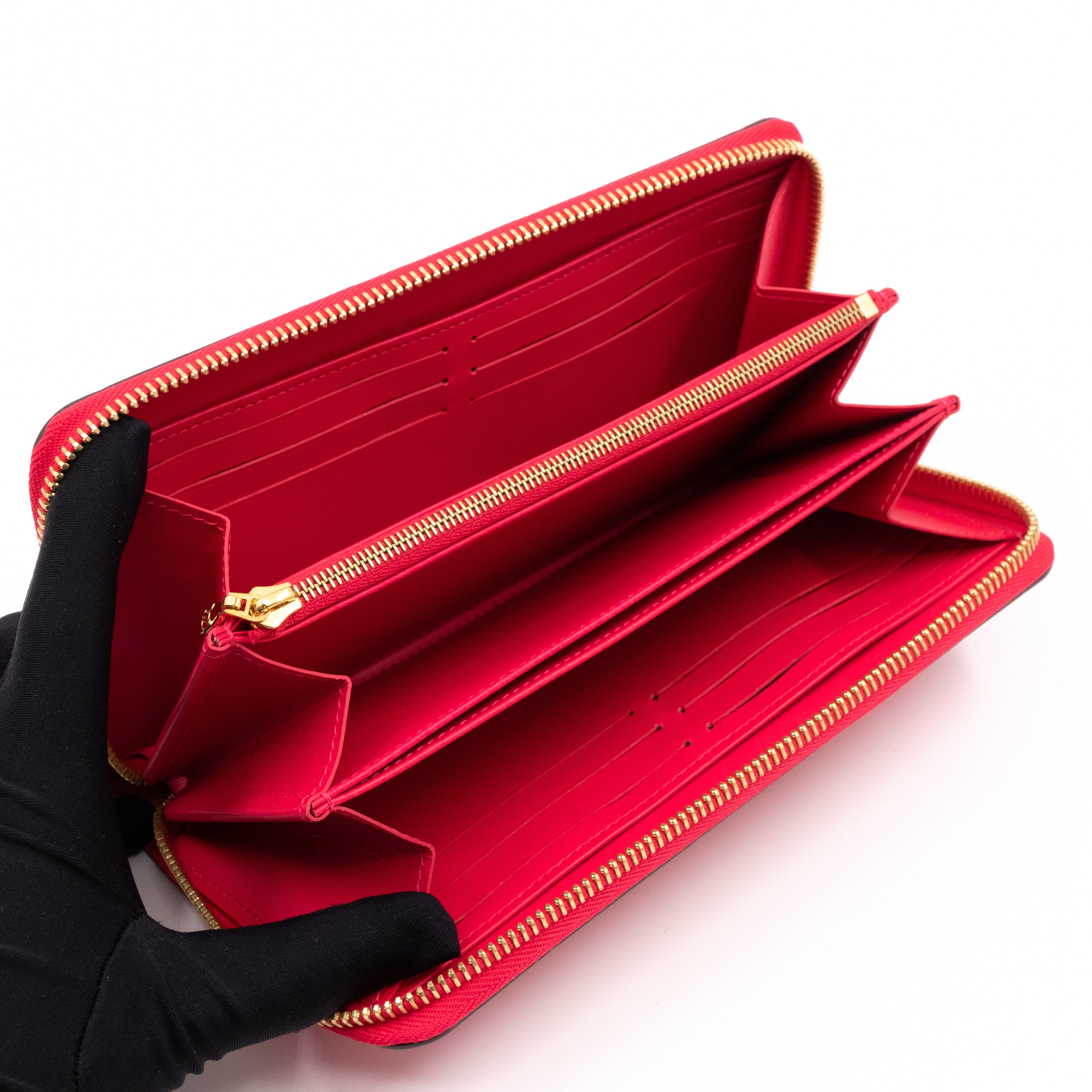 Zippy Wallet Vernis Hot Pink