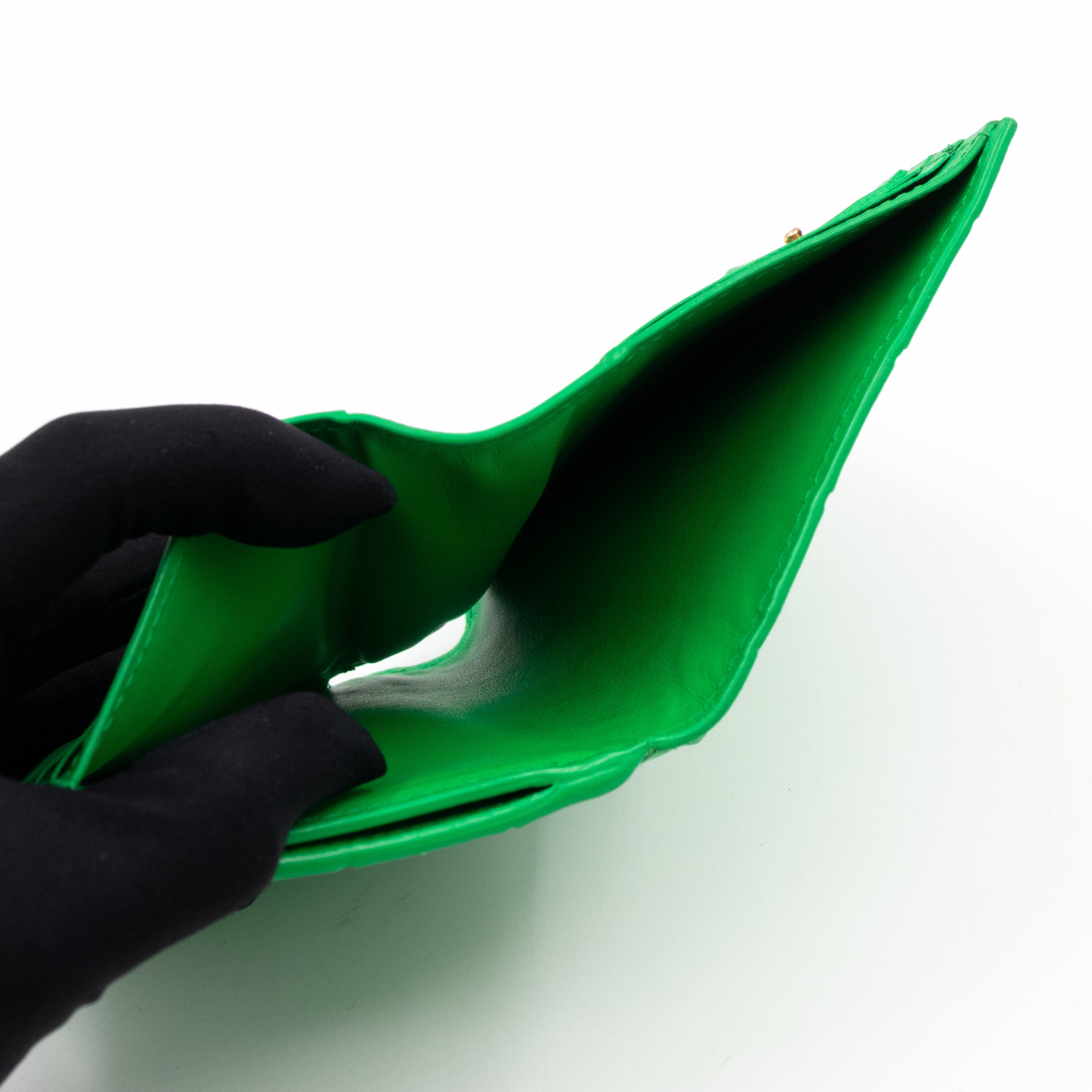 Small Bi-Fold Wallet Parakeet Green Intrecciato Leather