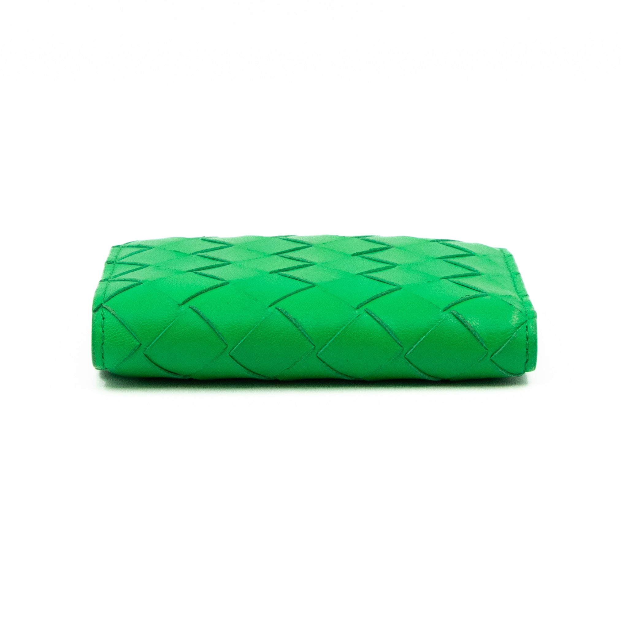 Small Bi-Fold Wallet Parakeet Green Intrecciato Leather