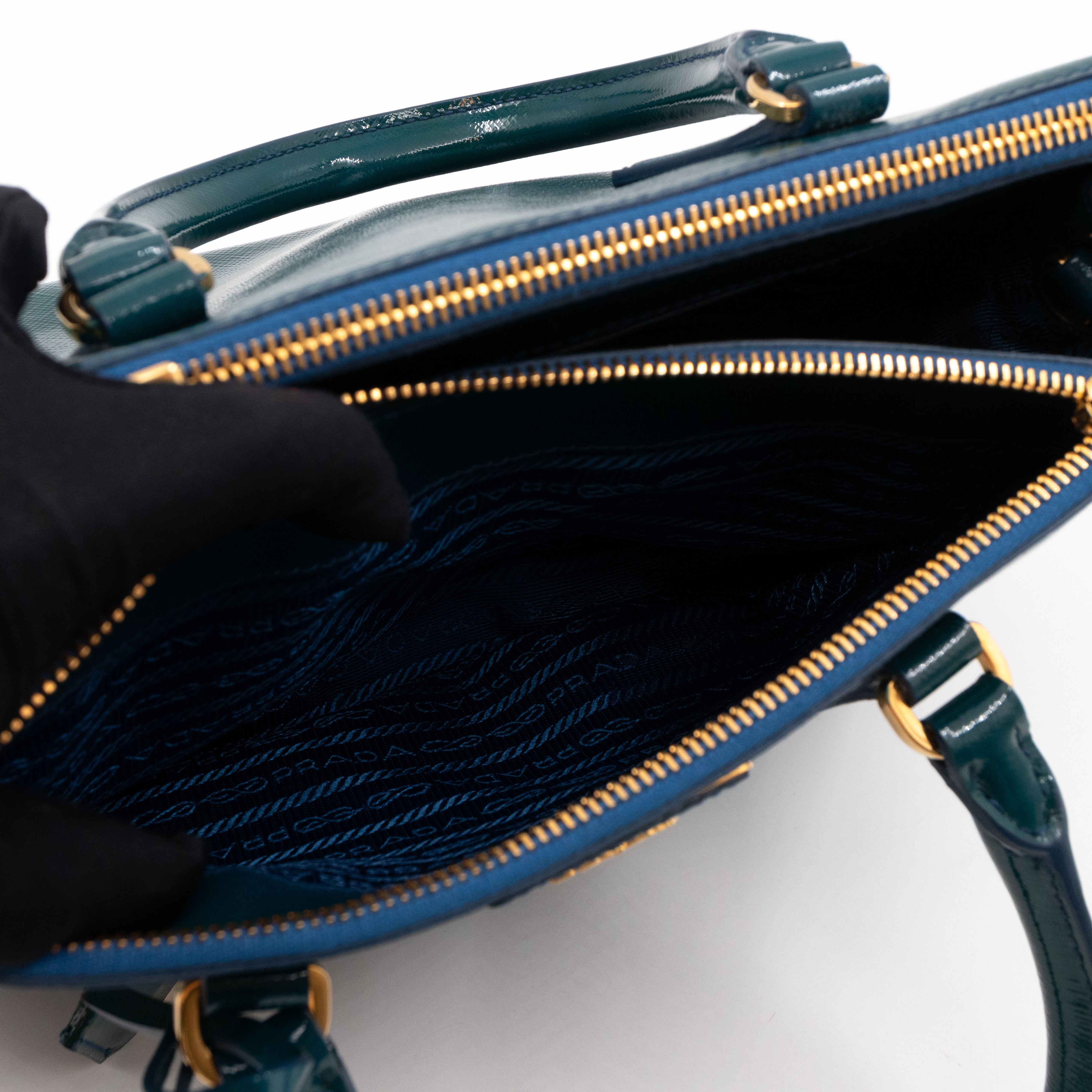 Galleria Small Double Zip Cobalto Saffiano Vernice