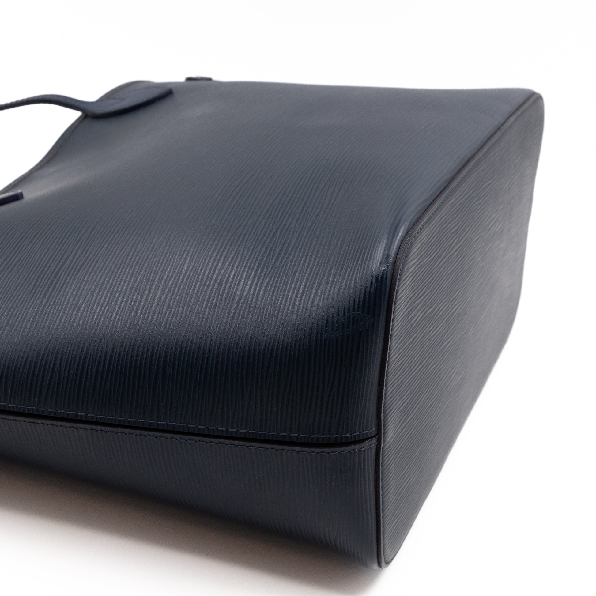 Louis Vuitton Neverfull Epi MM Indigo Lining in Epi Leather