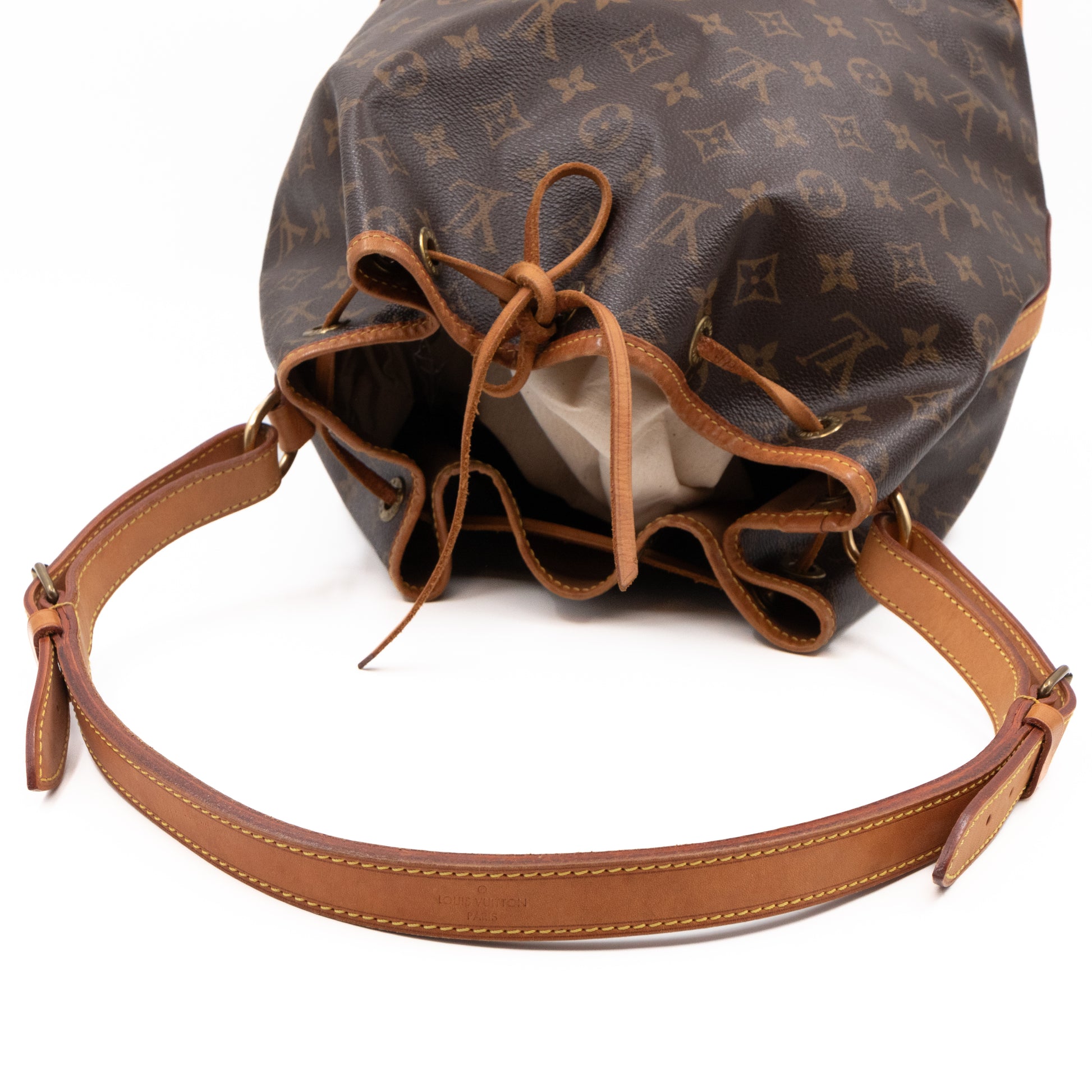 Louis Vuitton – Louis Vuitton Noe Monogram – Queen Station