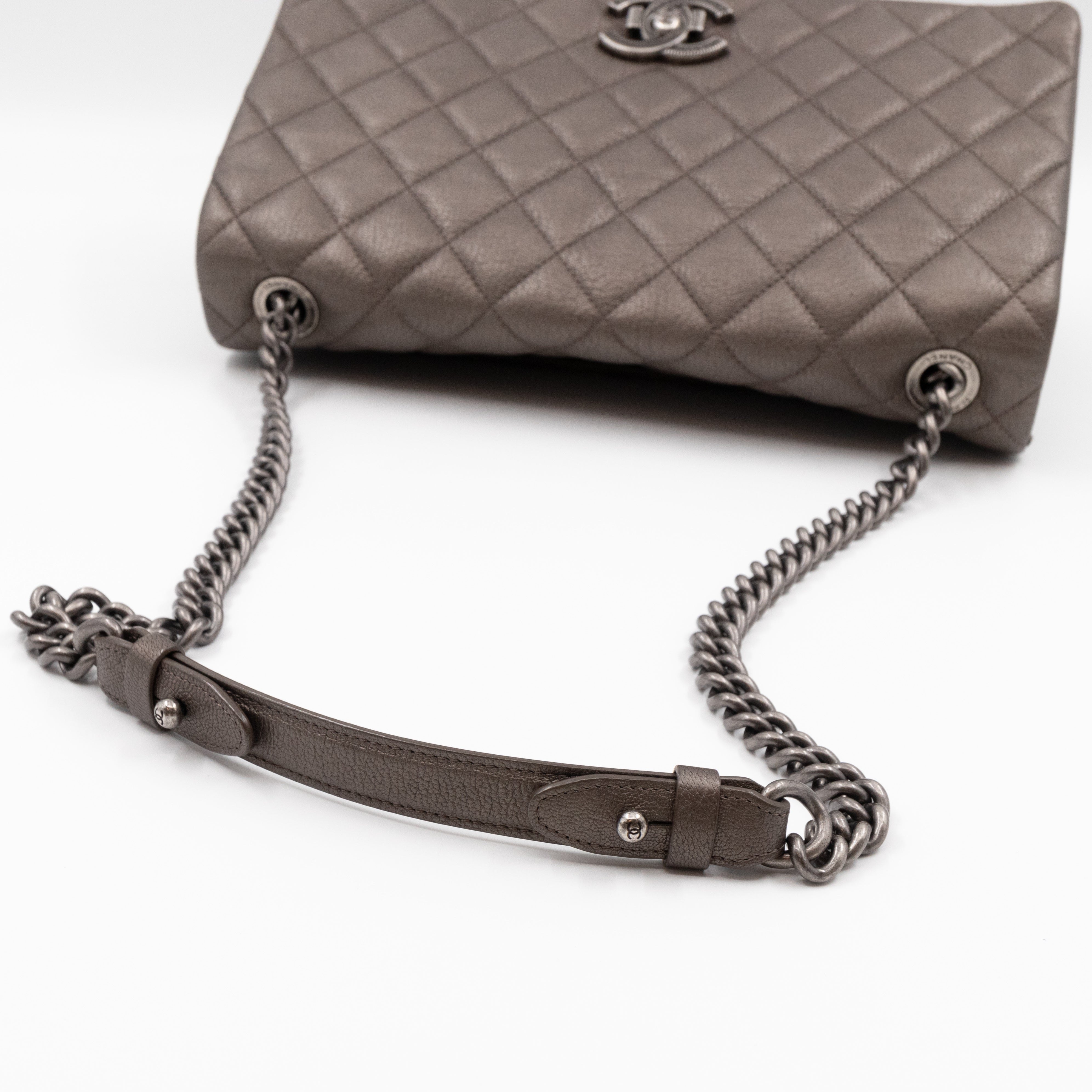 City Rock Flap Bag Jumbo Metallic Goatskin
