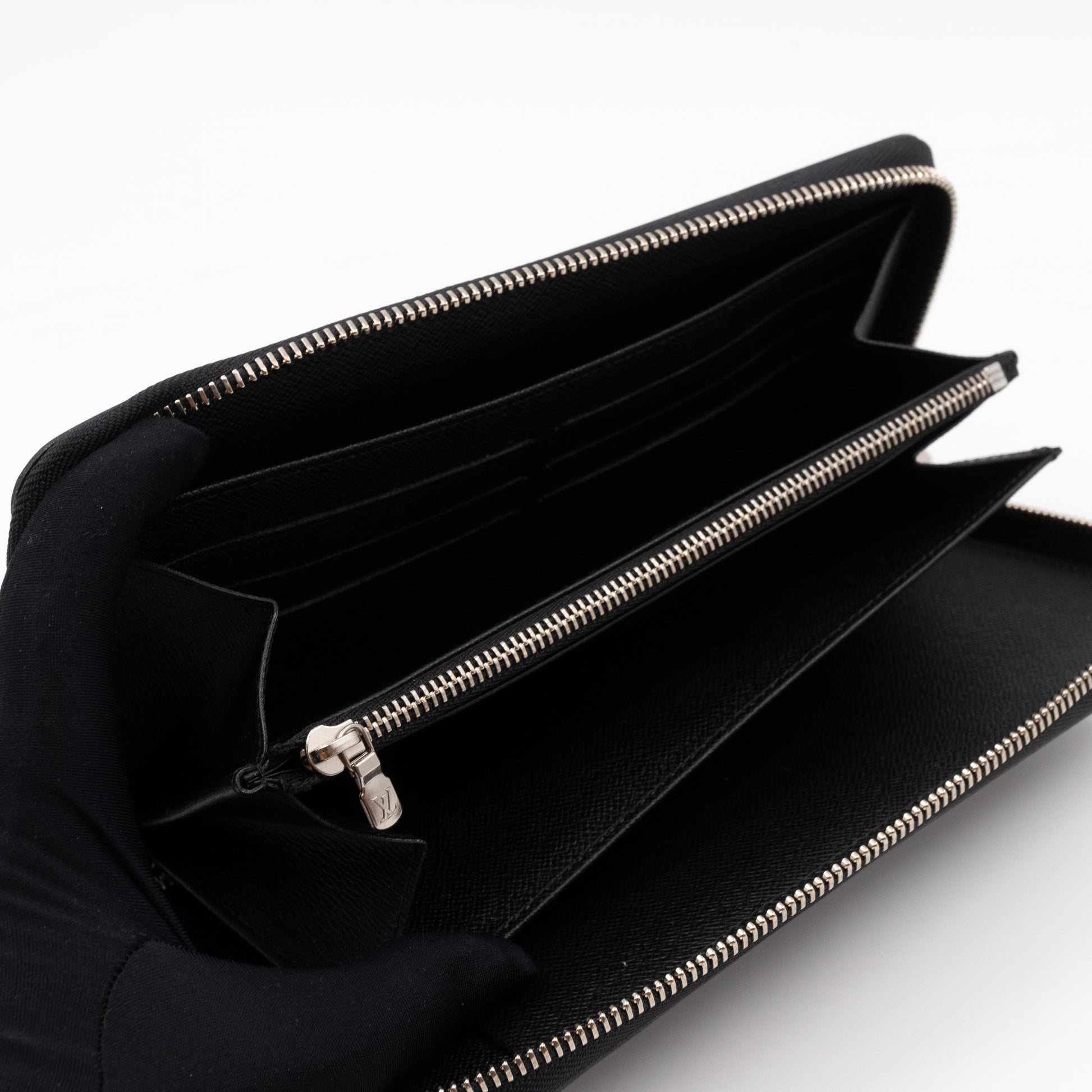 Louis Vuitton – Louis Vuitton Zippy Organiser Wallet Epi Noir
