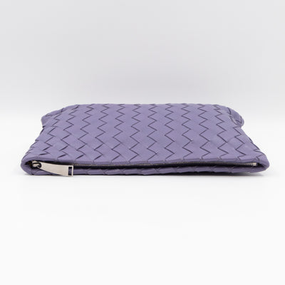 Medium Flat Pouch Intrecciato Lavender Leather