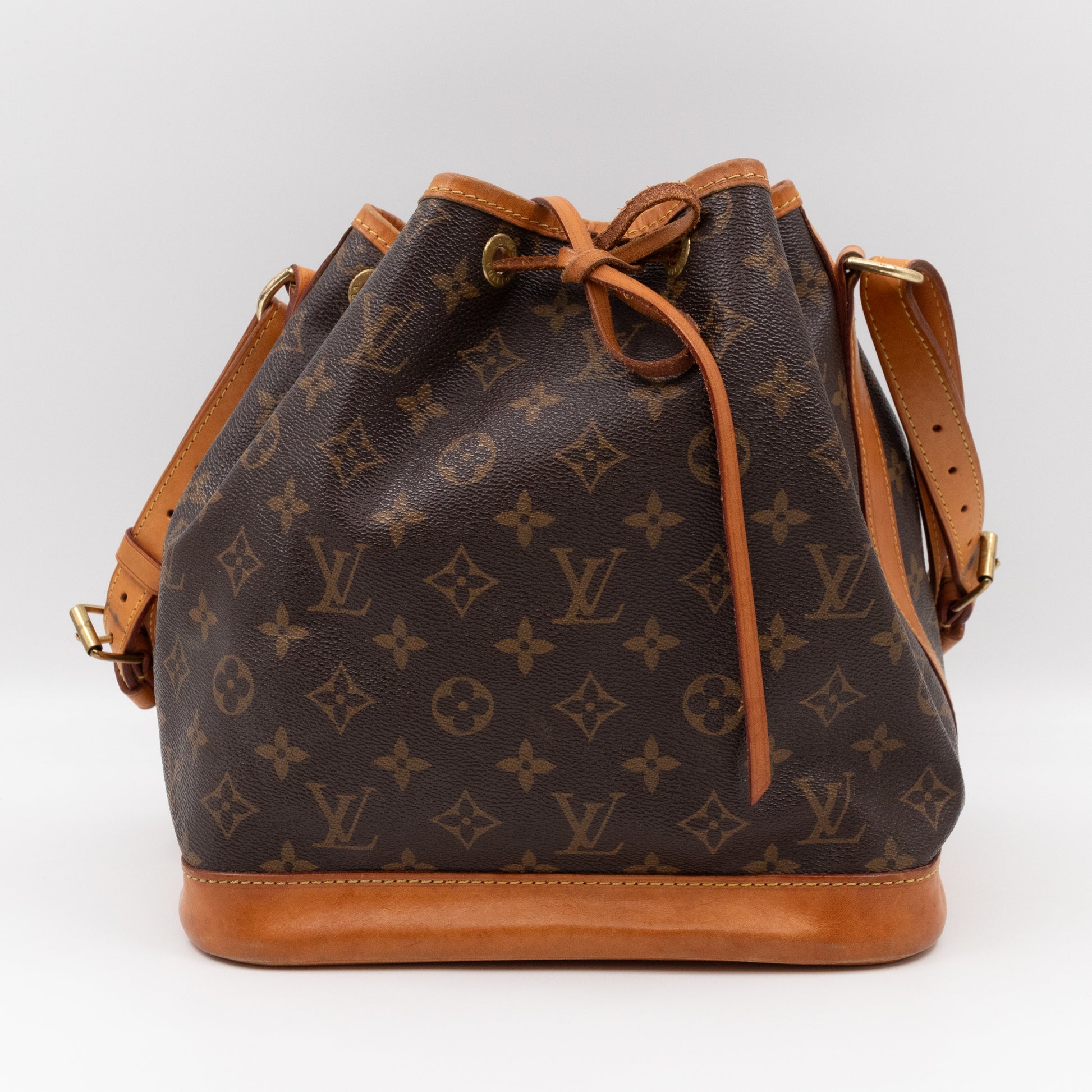 Louis Vuitton Petit Noe Monogram - Luxury Helsinki