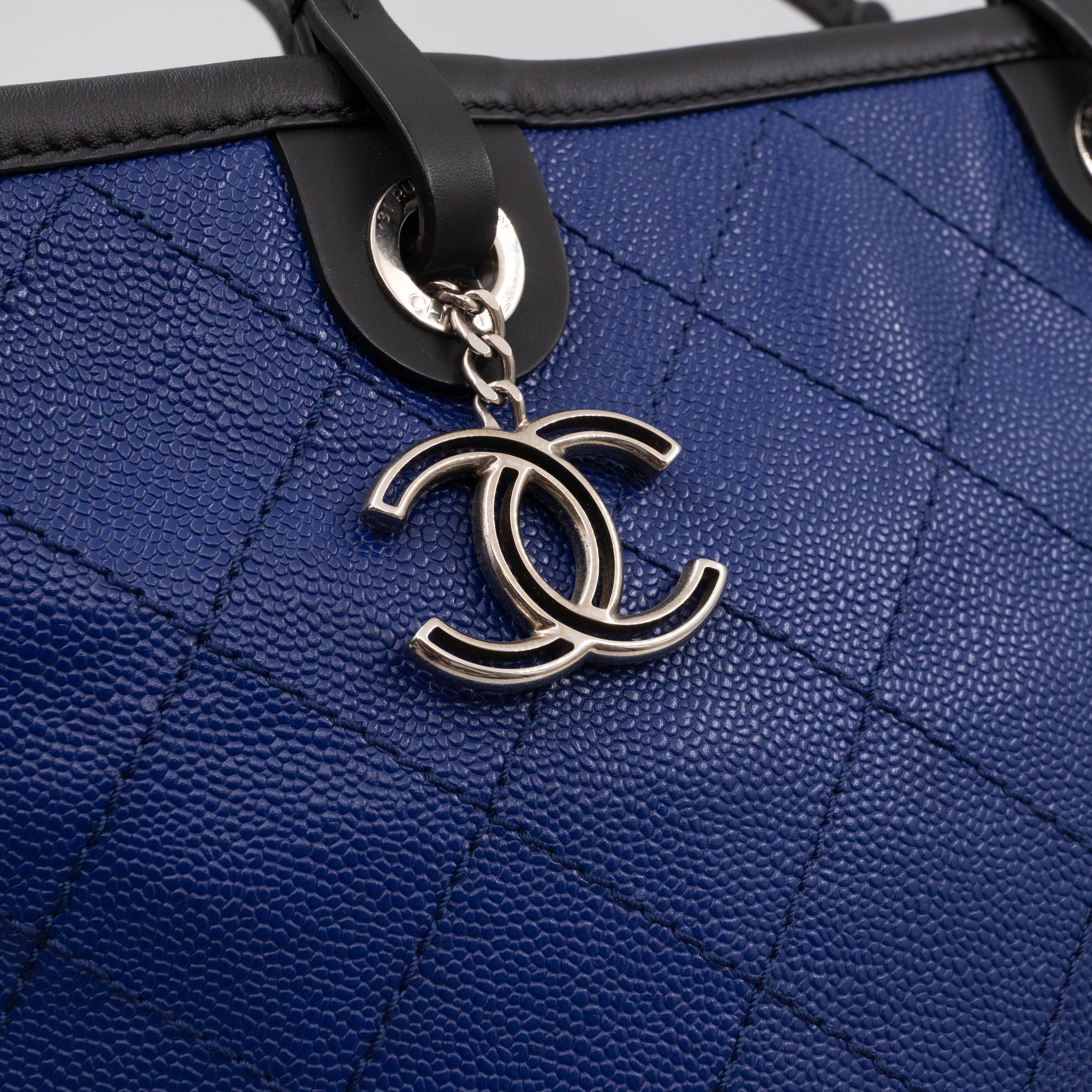 Shopping Fever Tote Bag Dark Blue Caviar