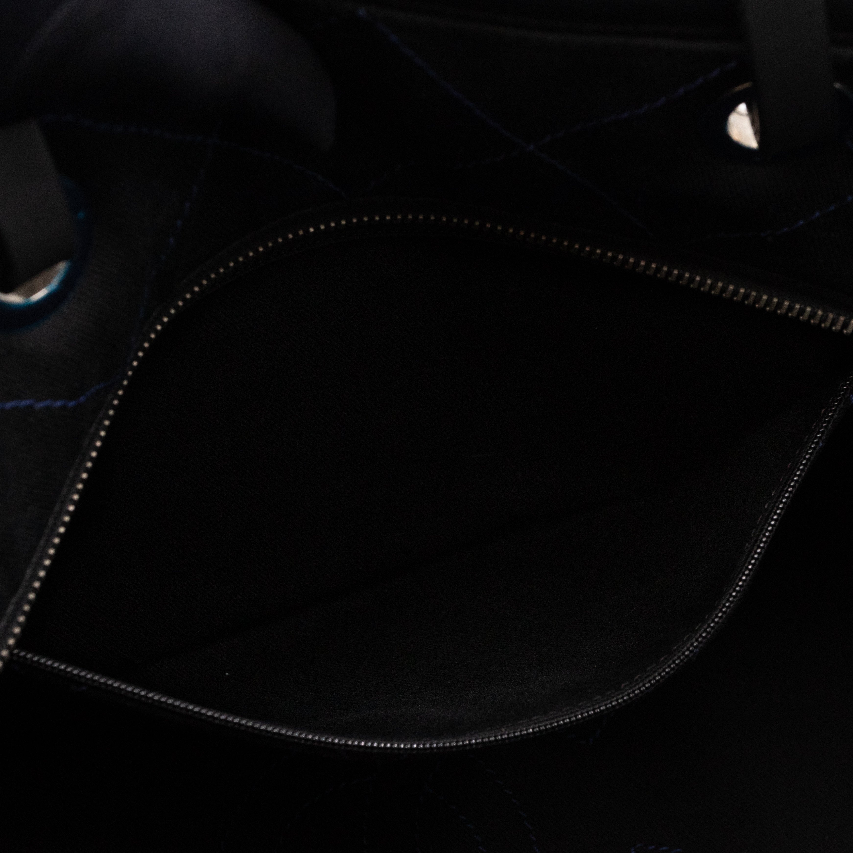 Shopping Fever Tote Bag Dark Blue Caviar