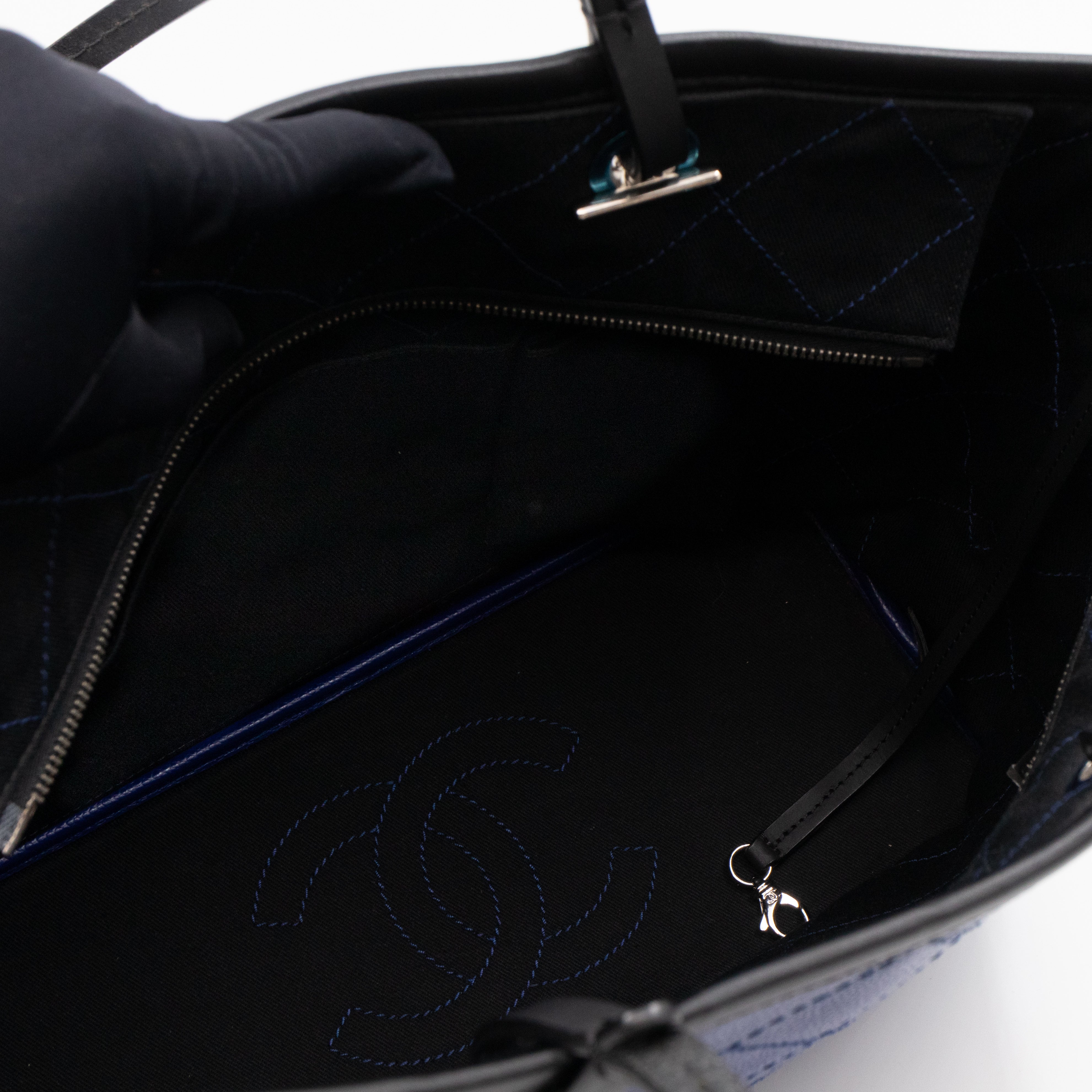 Shopping Fever Tote Bag Dark Blue Caviar