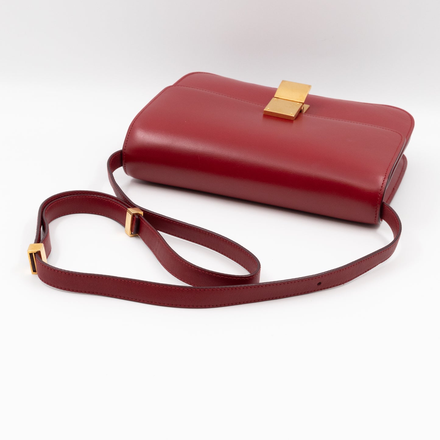 Classic Box Medium Rouge Leather