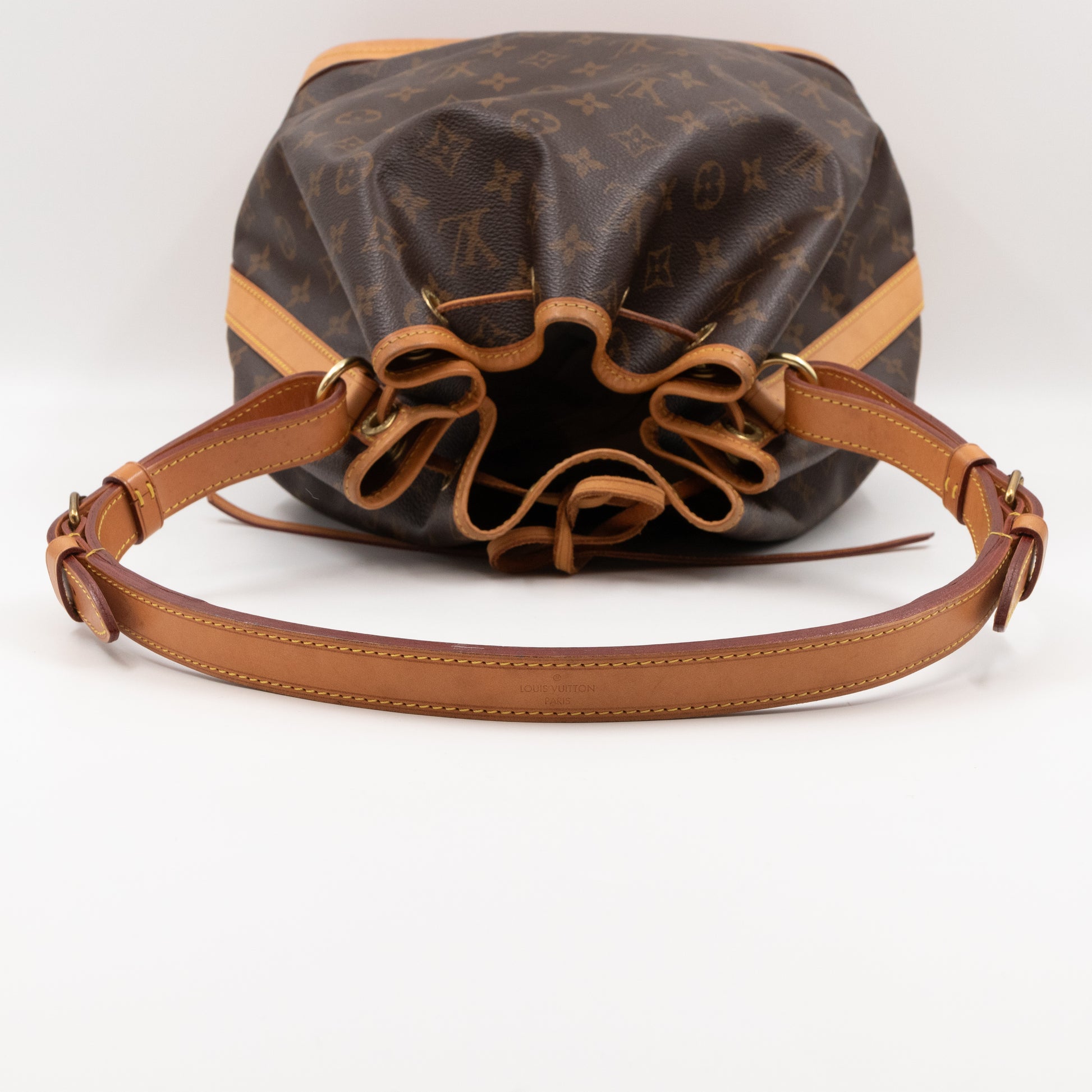 LOUIS VUITTON Monogram Noe 1222461