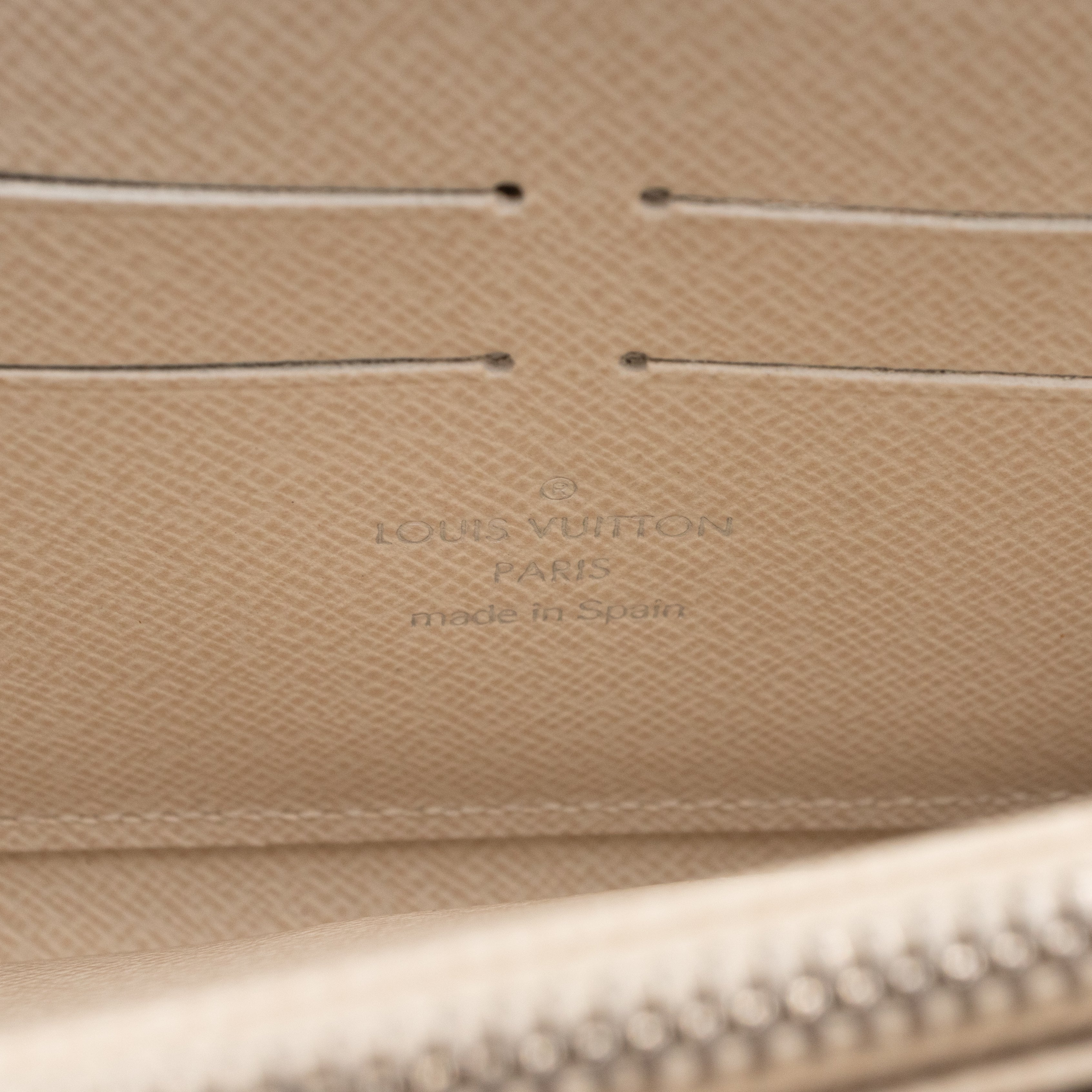 Zippy Wallet Ivory Epi Leather