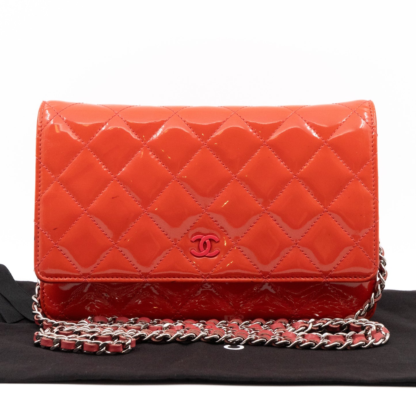 Classic Wallet on Chain Coral Pink Patent Leather