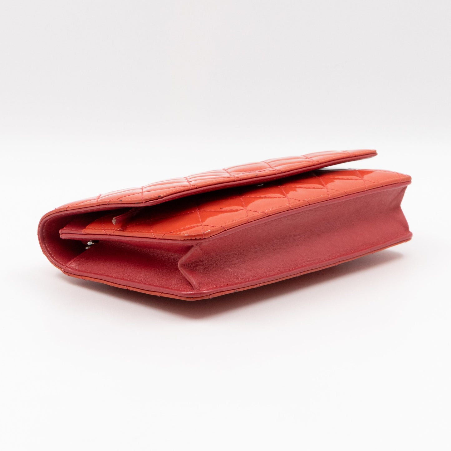 Classic Wallet on Chain Coral Patent Leather