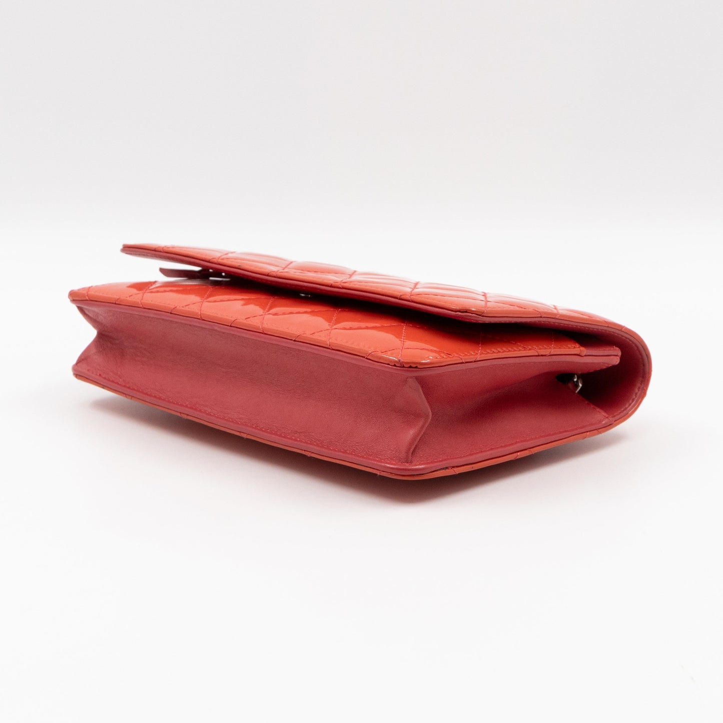 Classic Wallet on Chain Coral Patent Leather