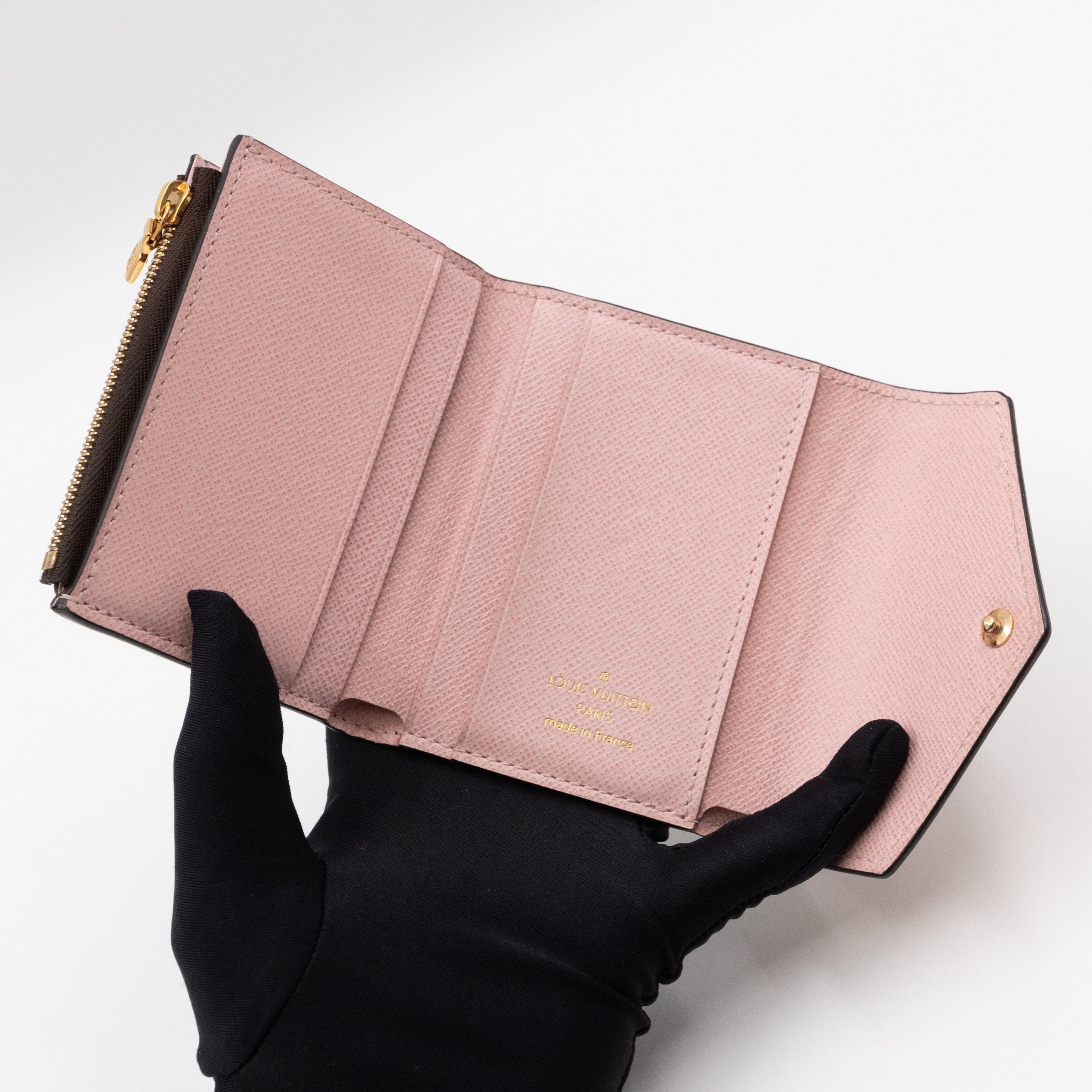 Zoe Wallet Monogram Rose Ballerine