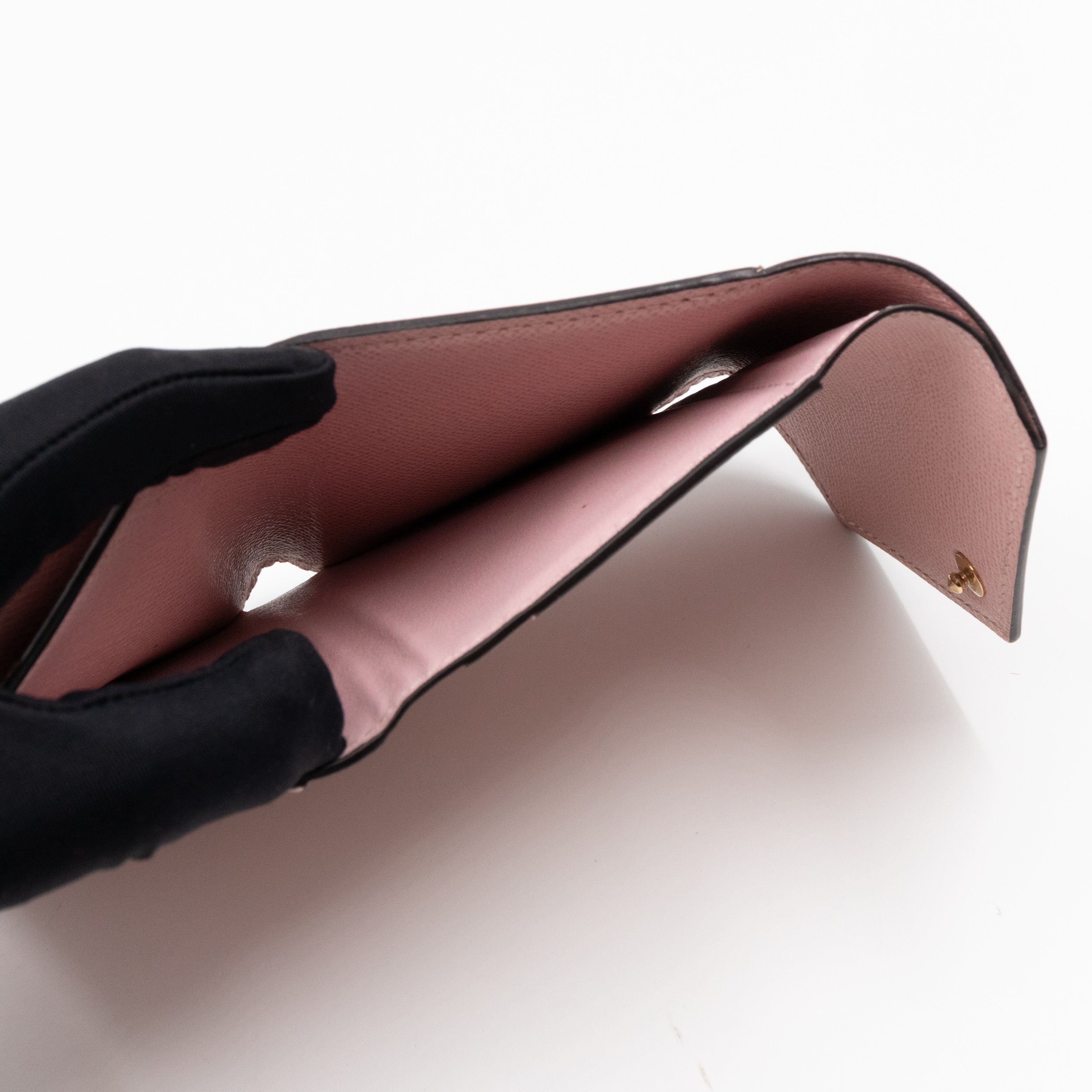 Zoe Wallet Monogram Rose Ballerine