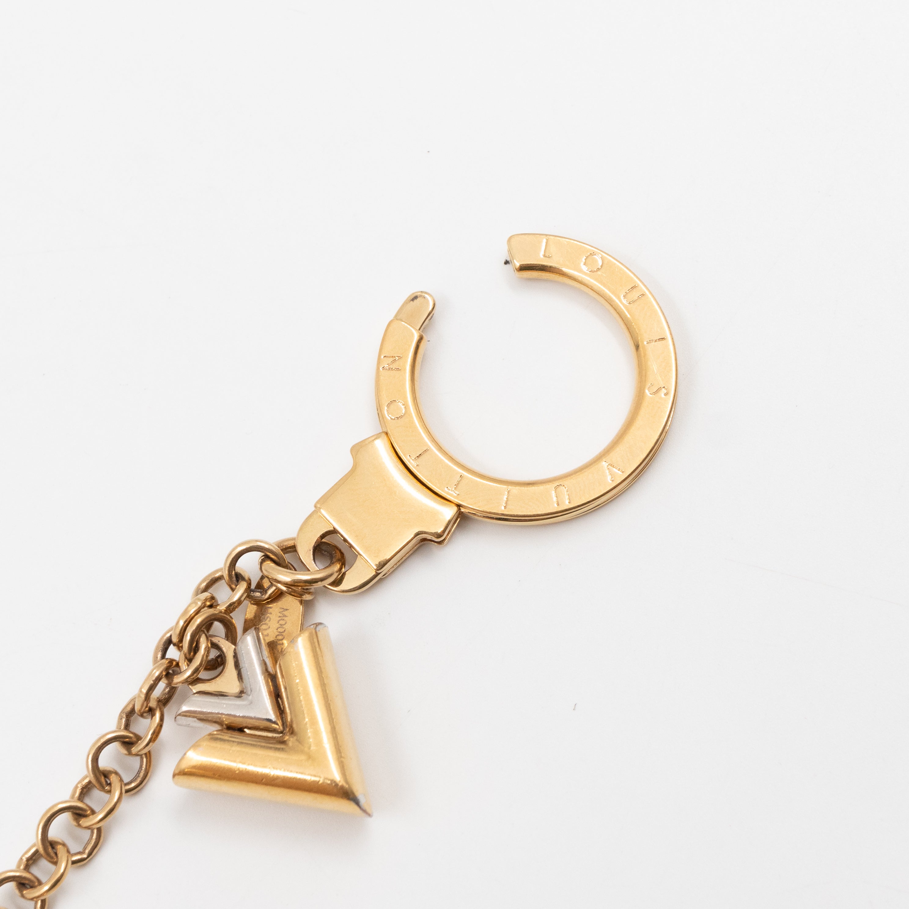 Jingle V Bag Charm Chain