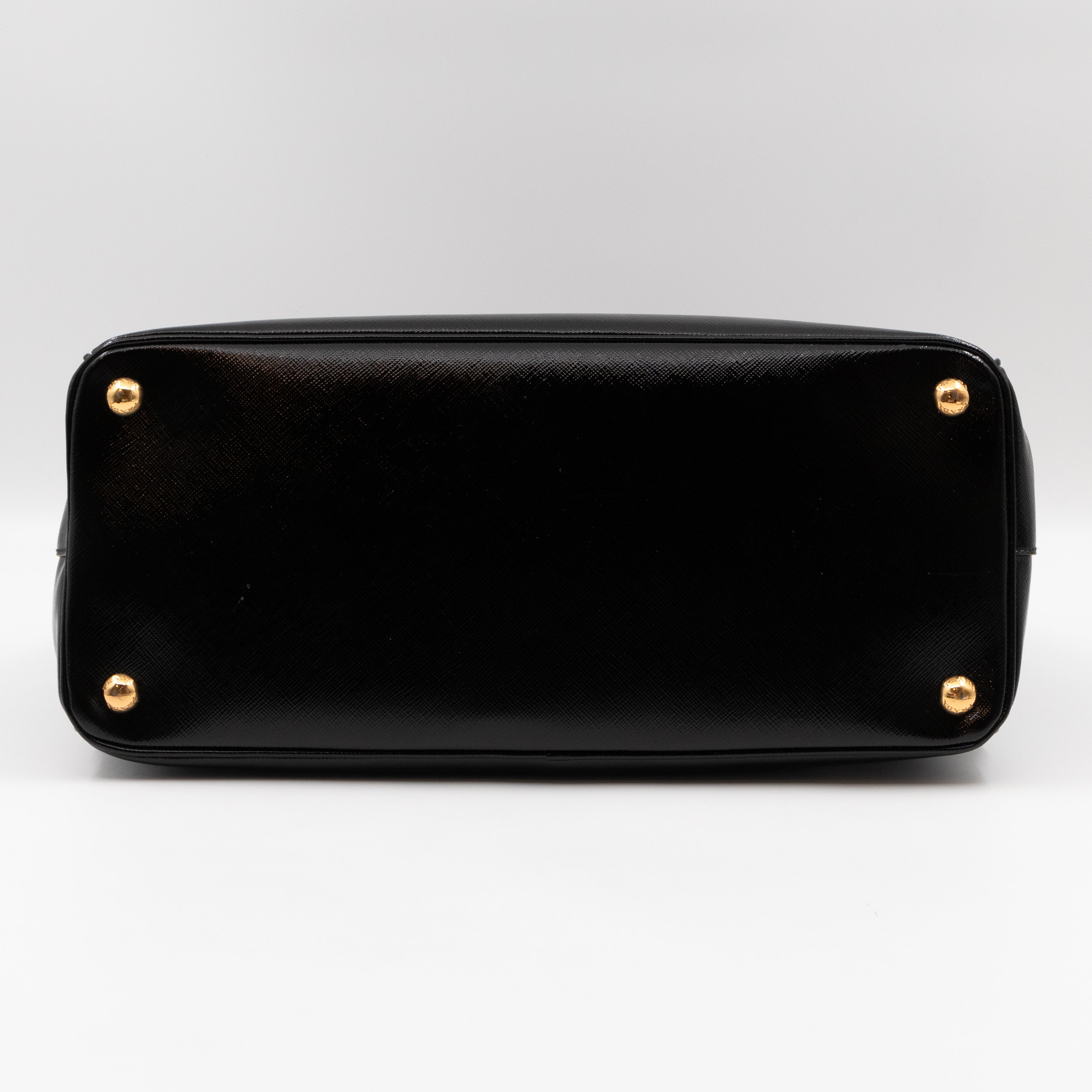 Galleria Large Double Zip Black Saffiano Vernis