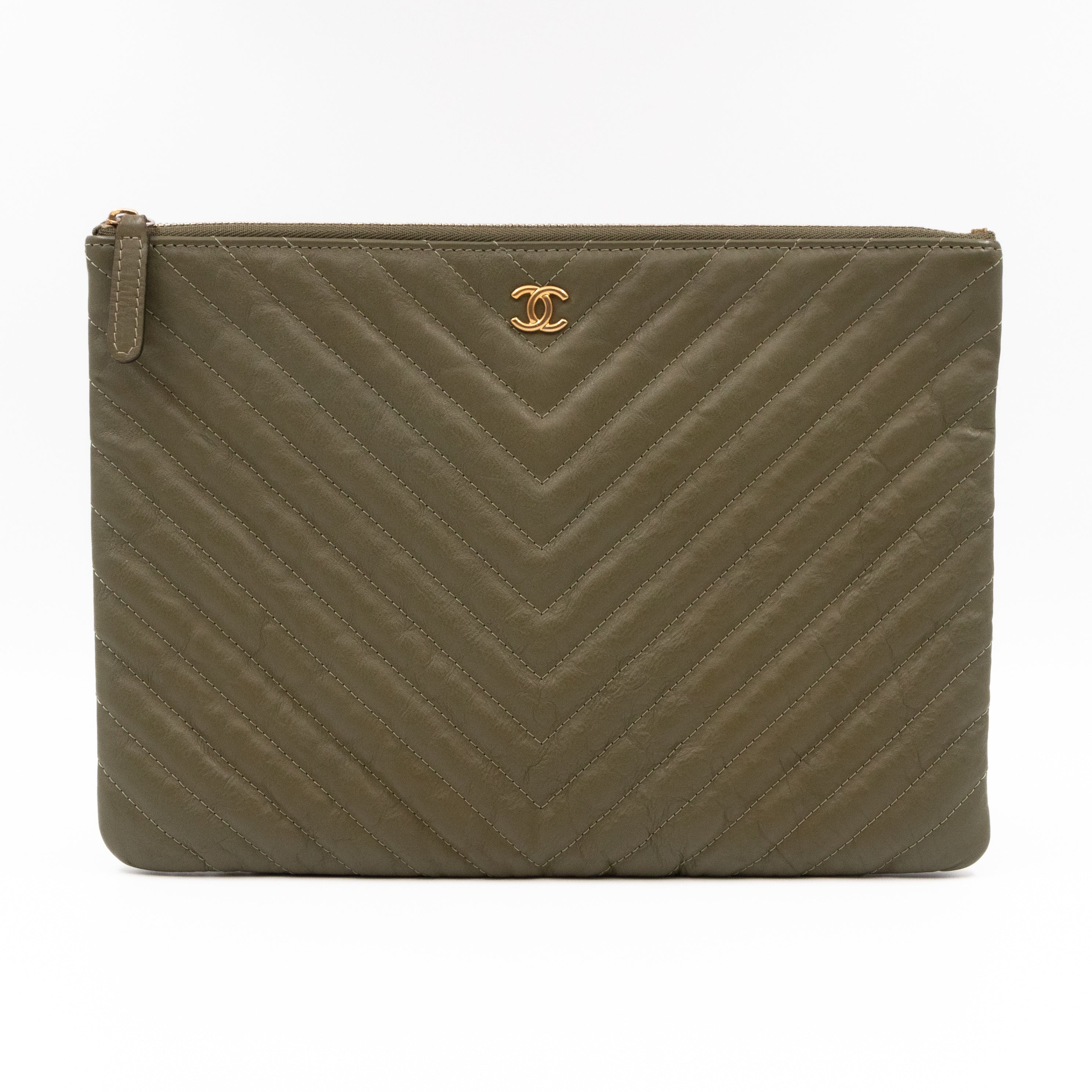 Medium O Case  Green Chevron