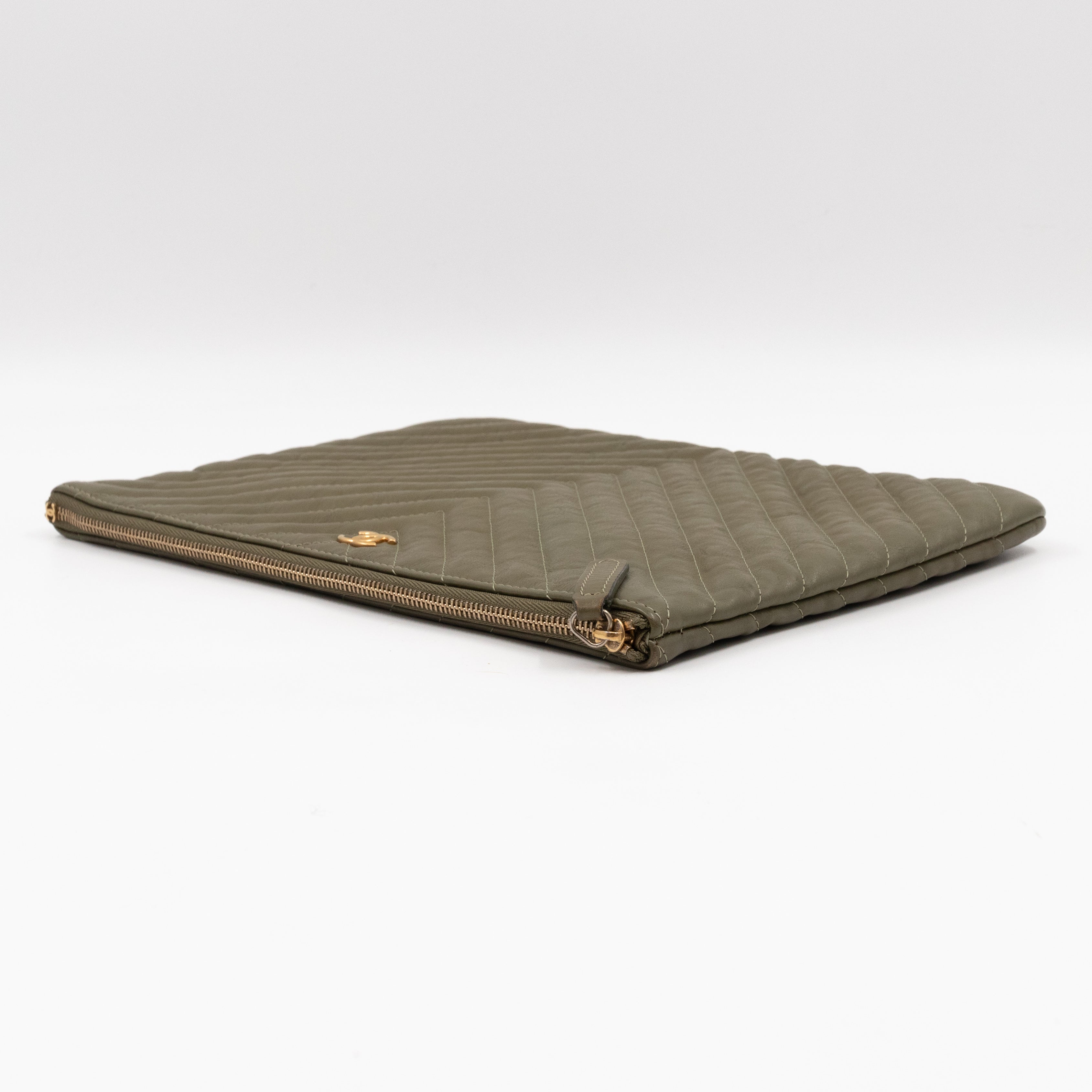 Medium O Case  Green Chevron
