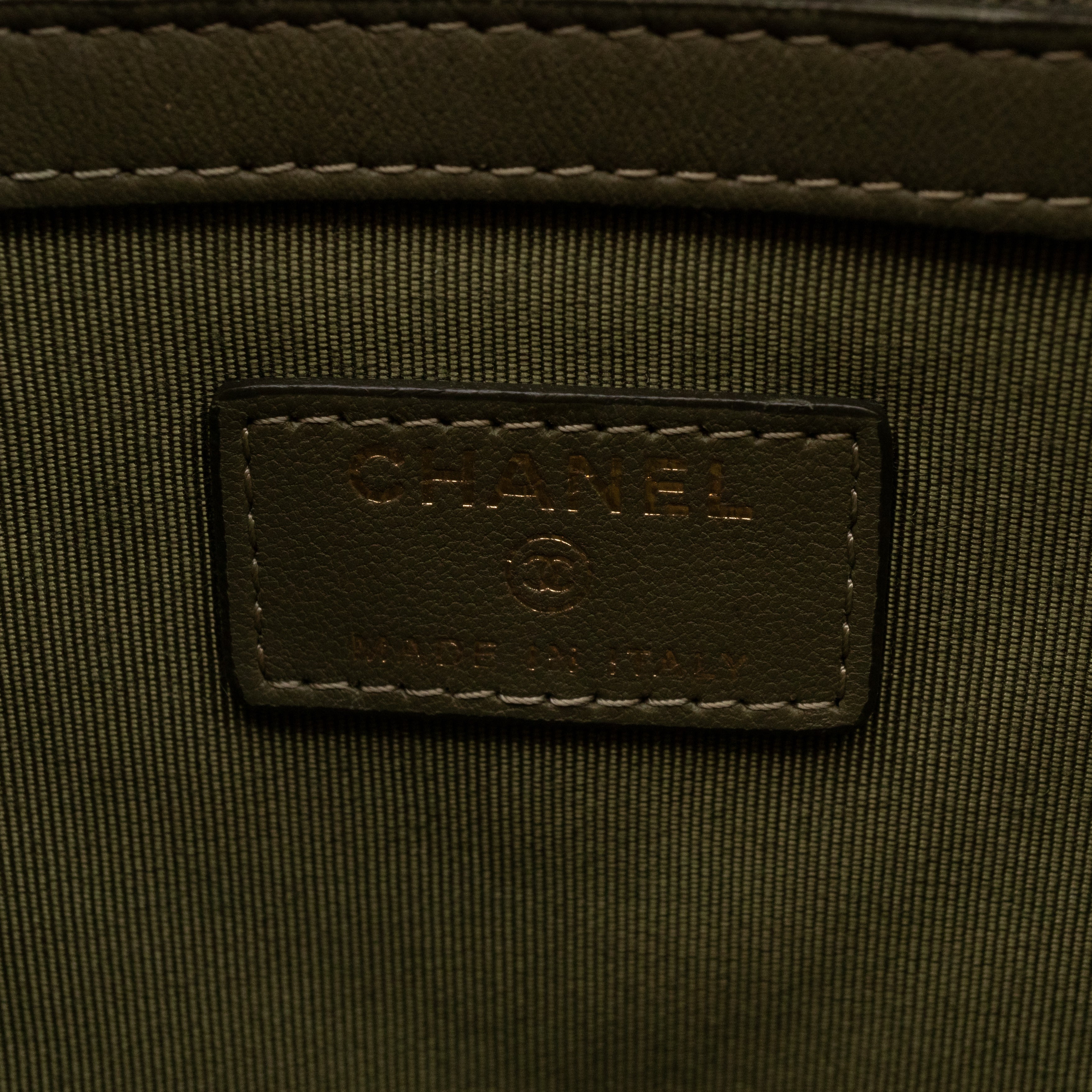 Medium O Case  Green Chevron