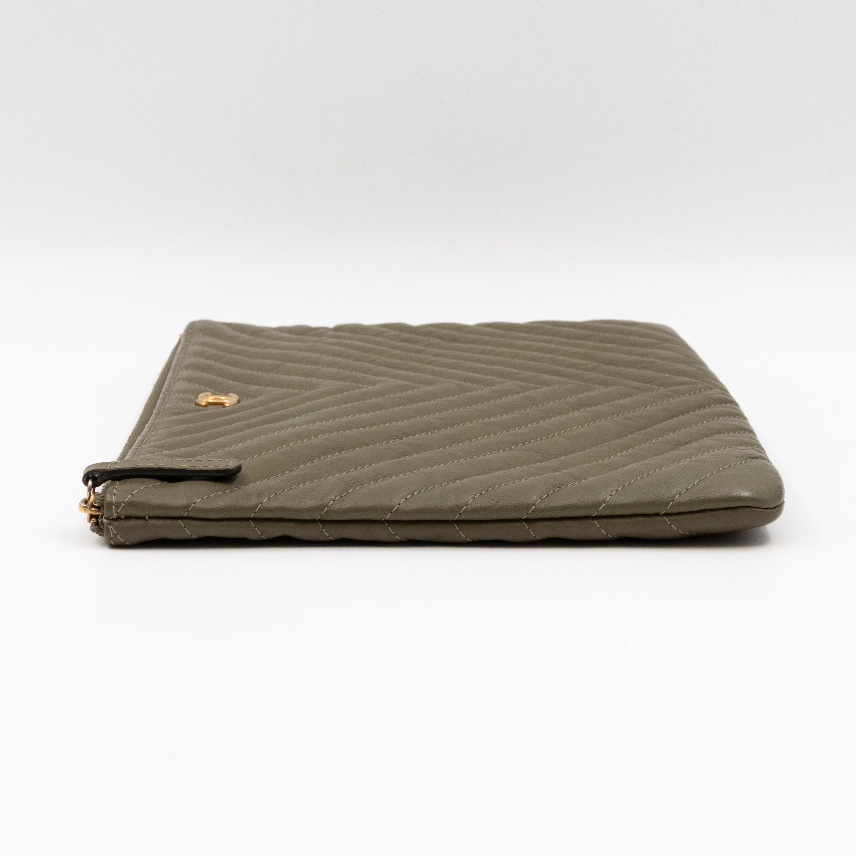 Medium O Case  Green Chevron