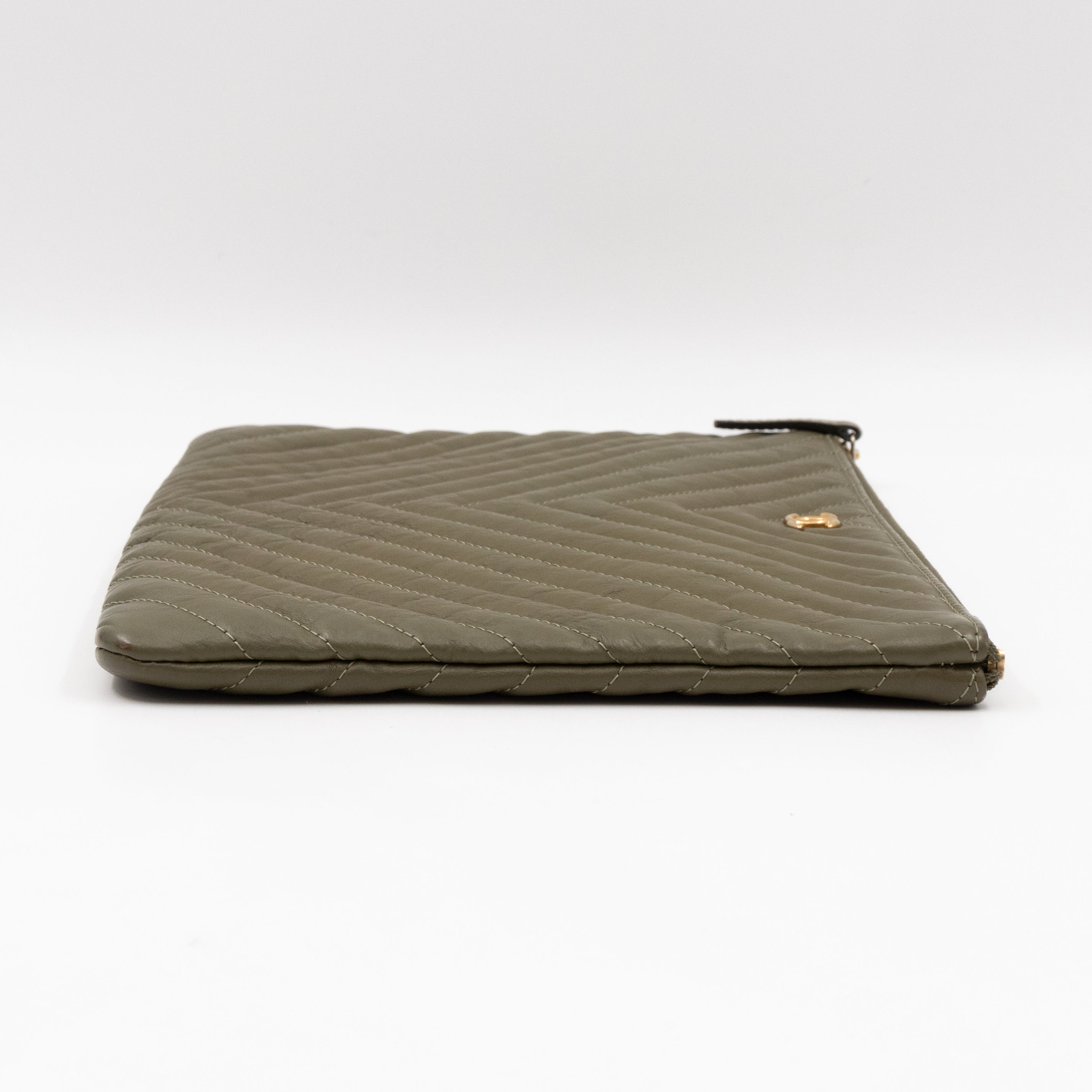Medium O Case  Green Chevron