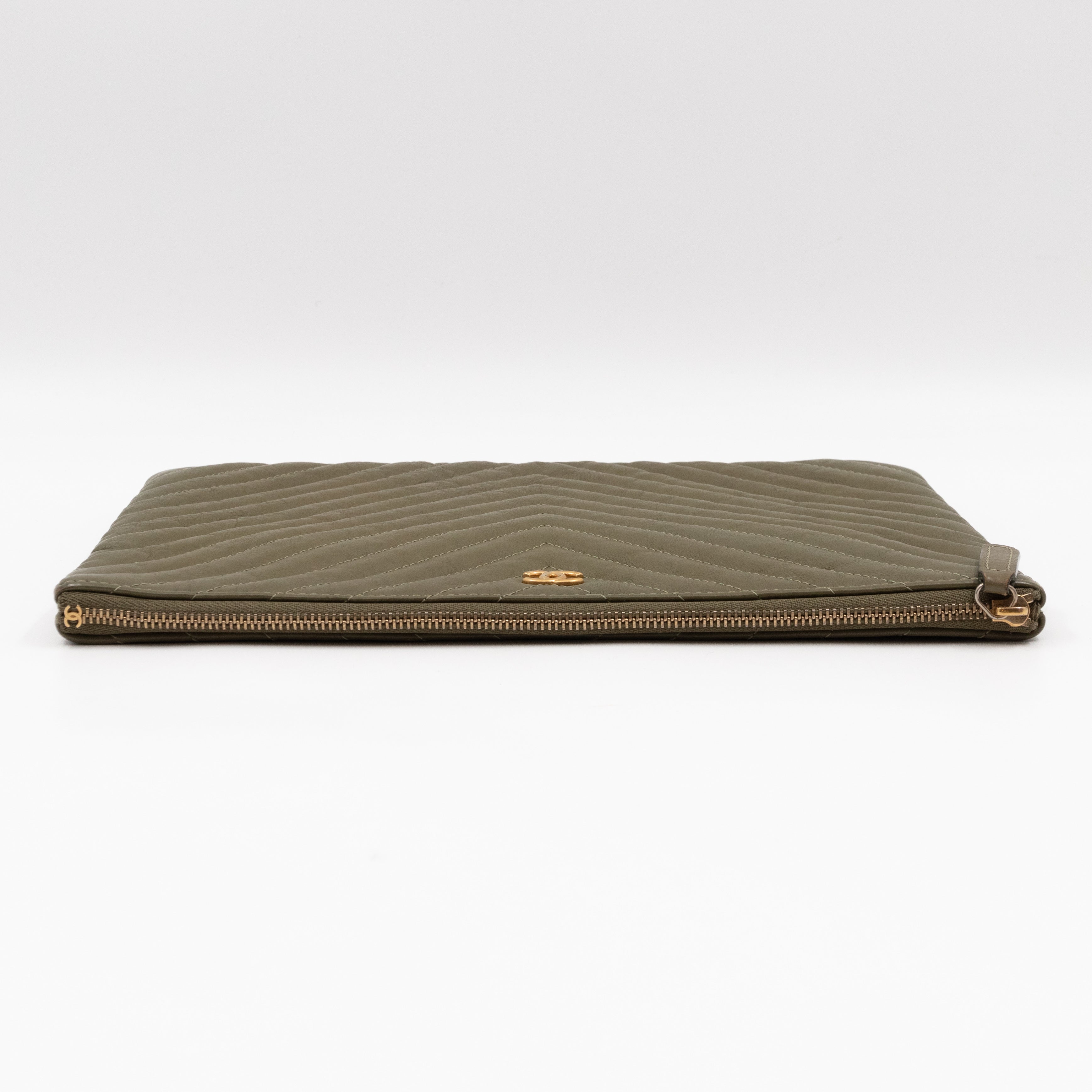 Medium O Case  Green Chevron