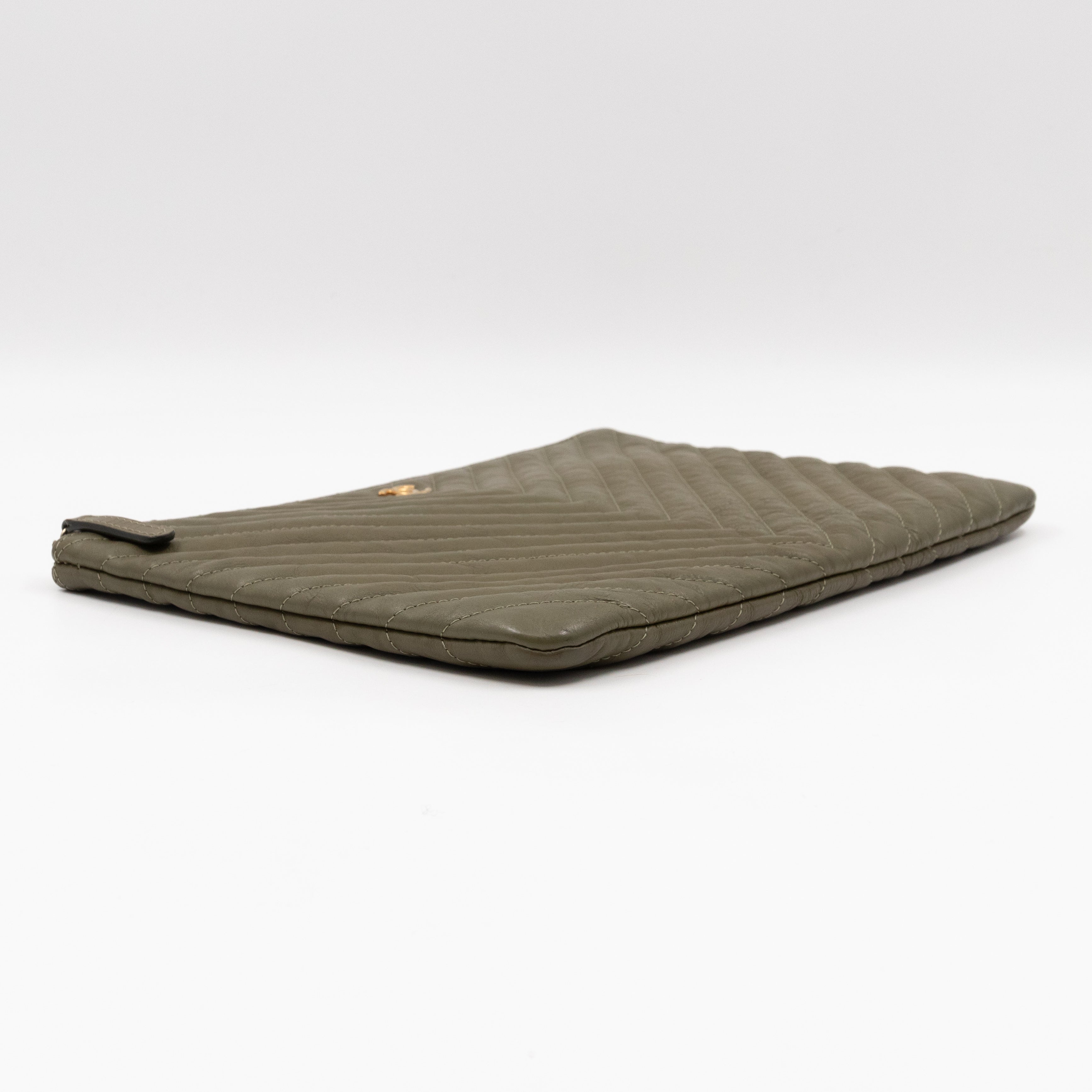 Medium O Case  Green Chevron