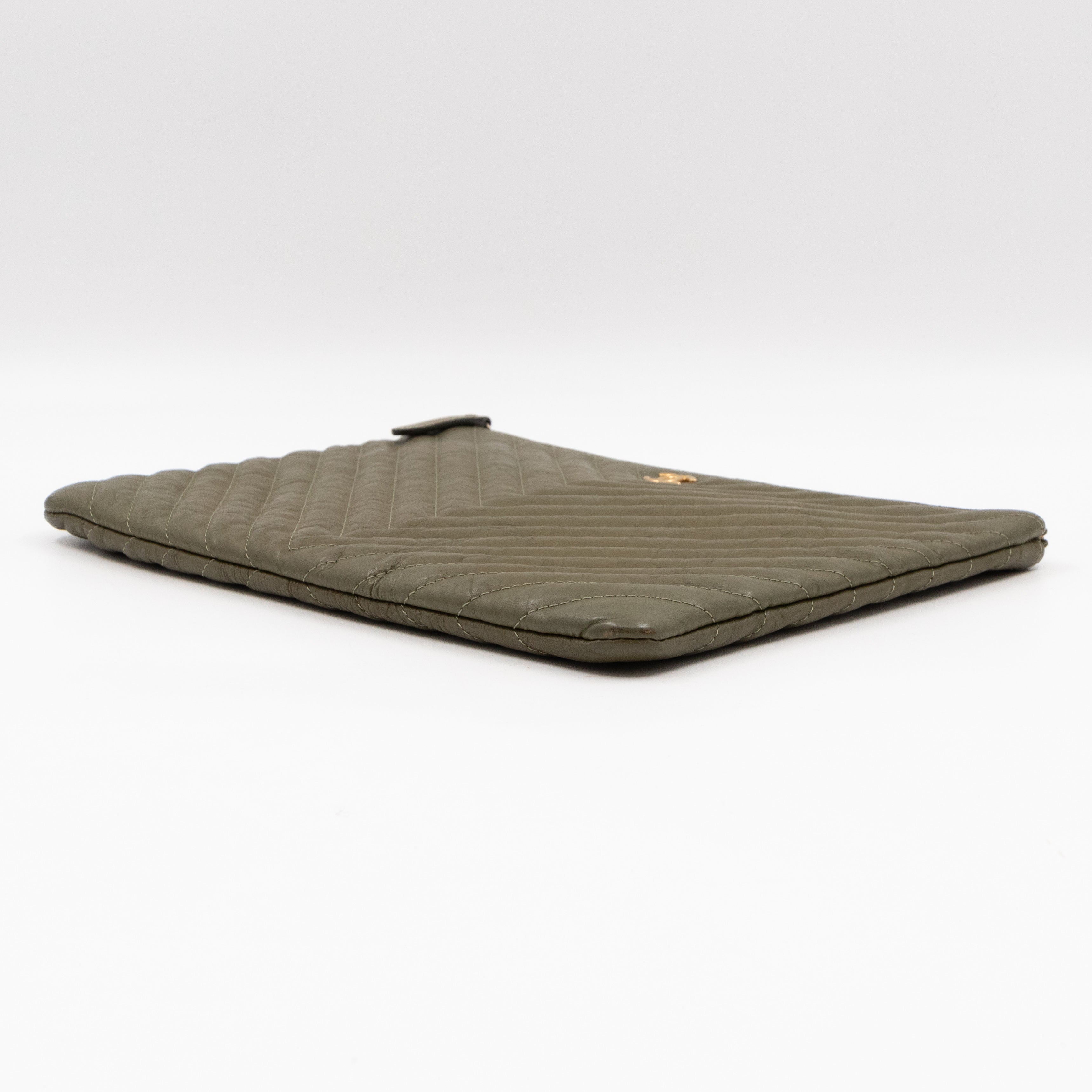 Medium O Case  Green Chevron