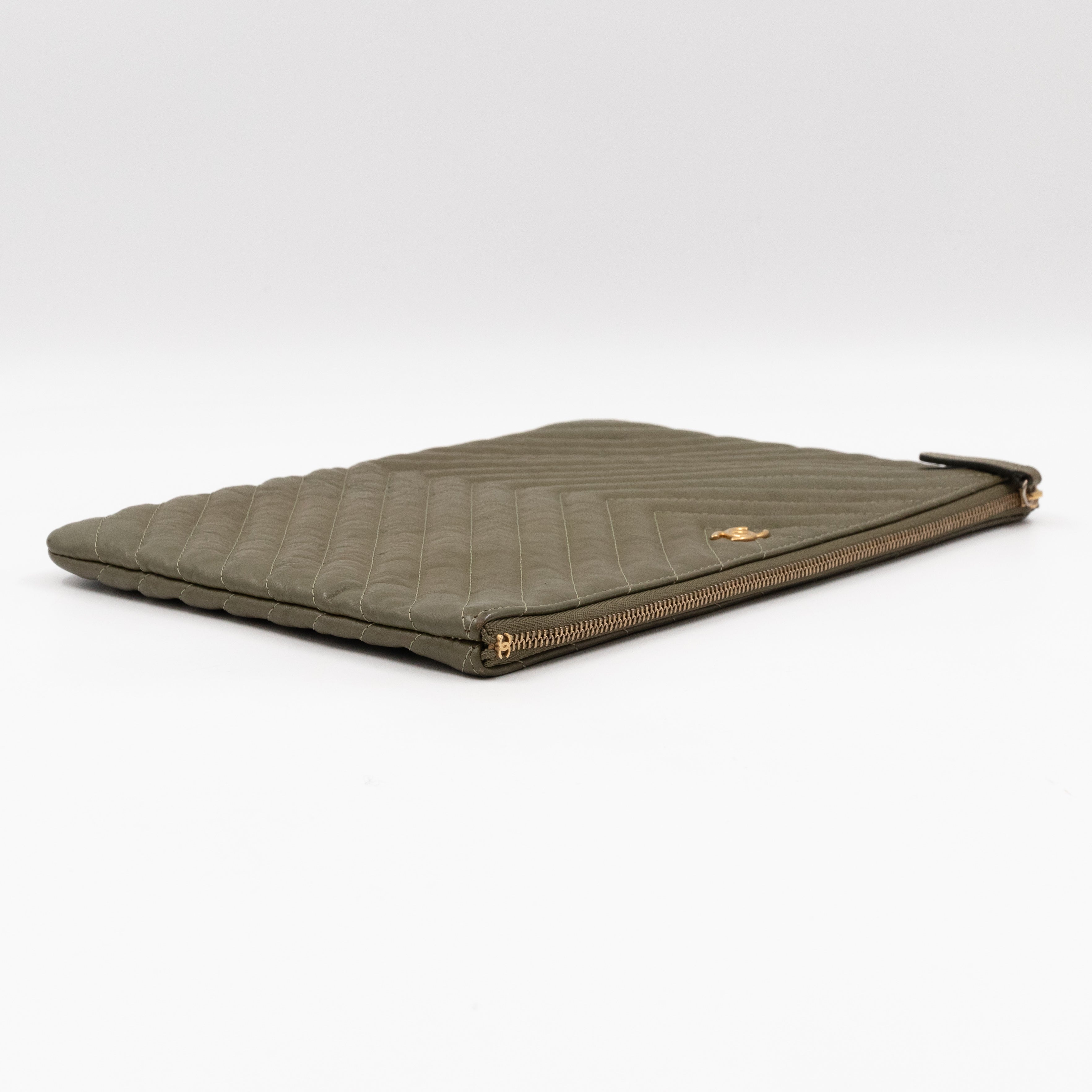Medium O Case  Green Chevron