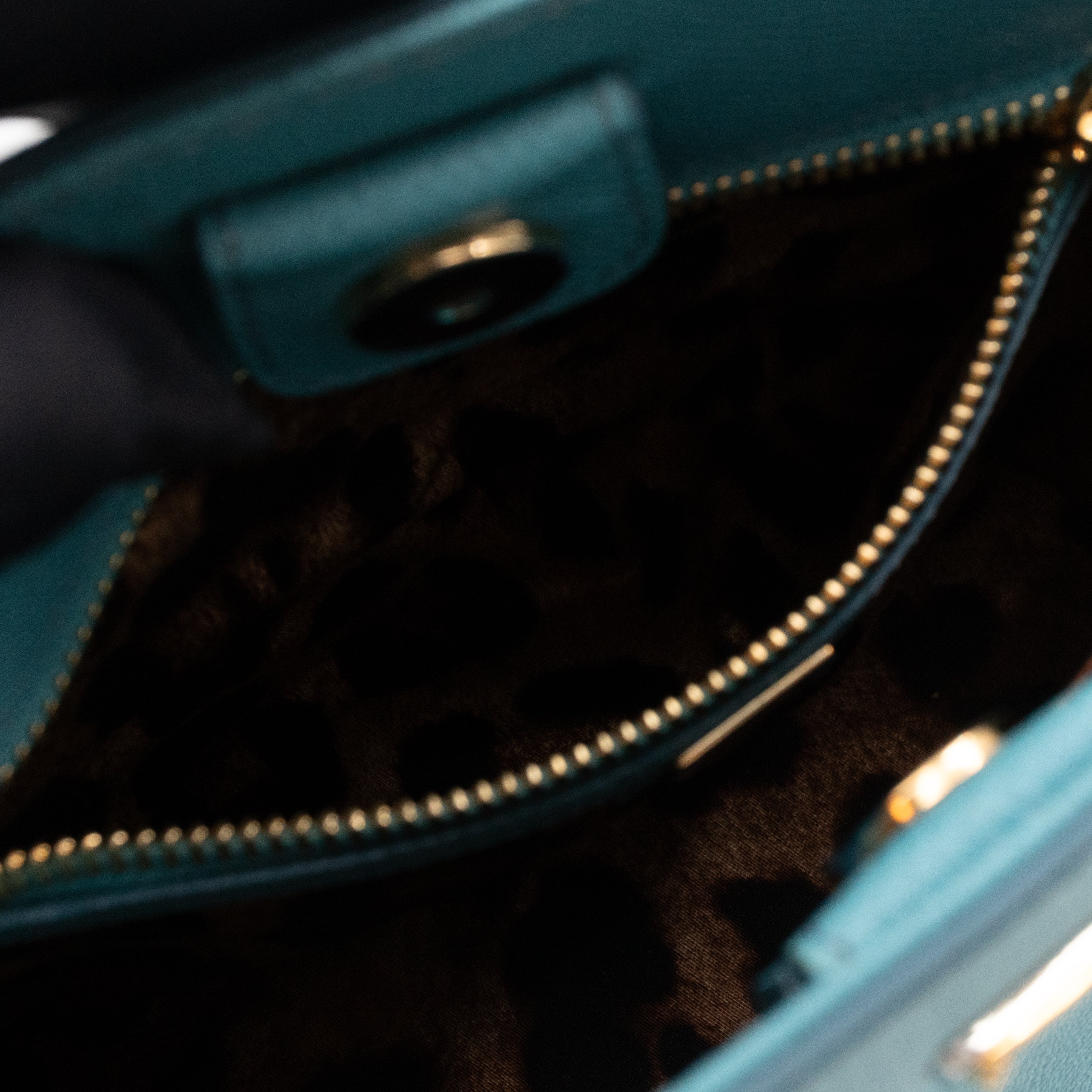 Bucket Tote Bag Blue Dauphine Leather