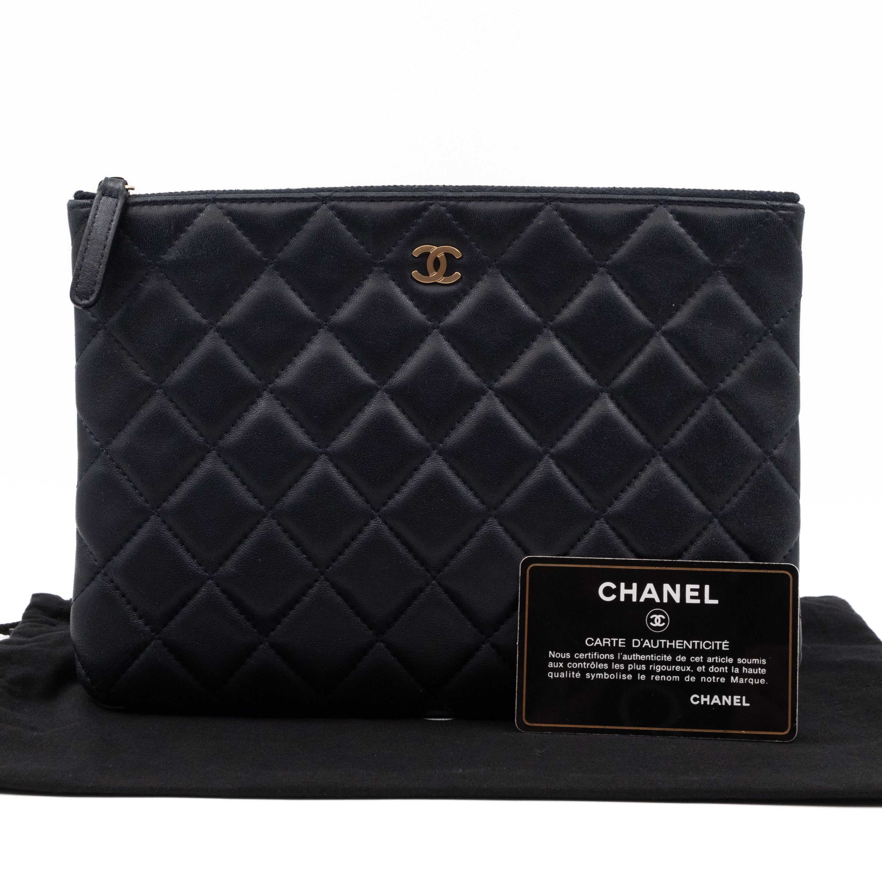 Classic Medium O Case Navy Leather