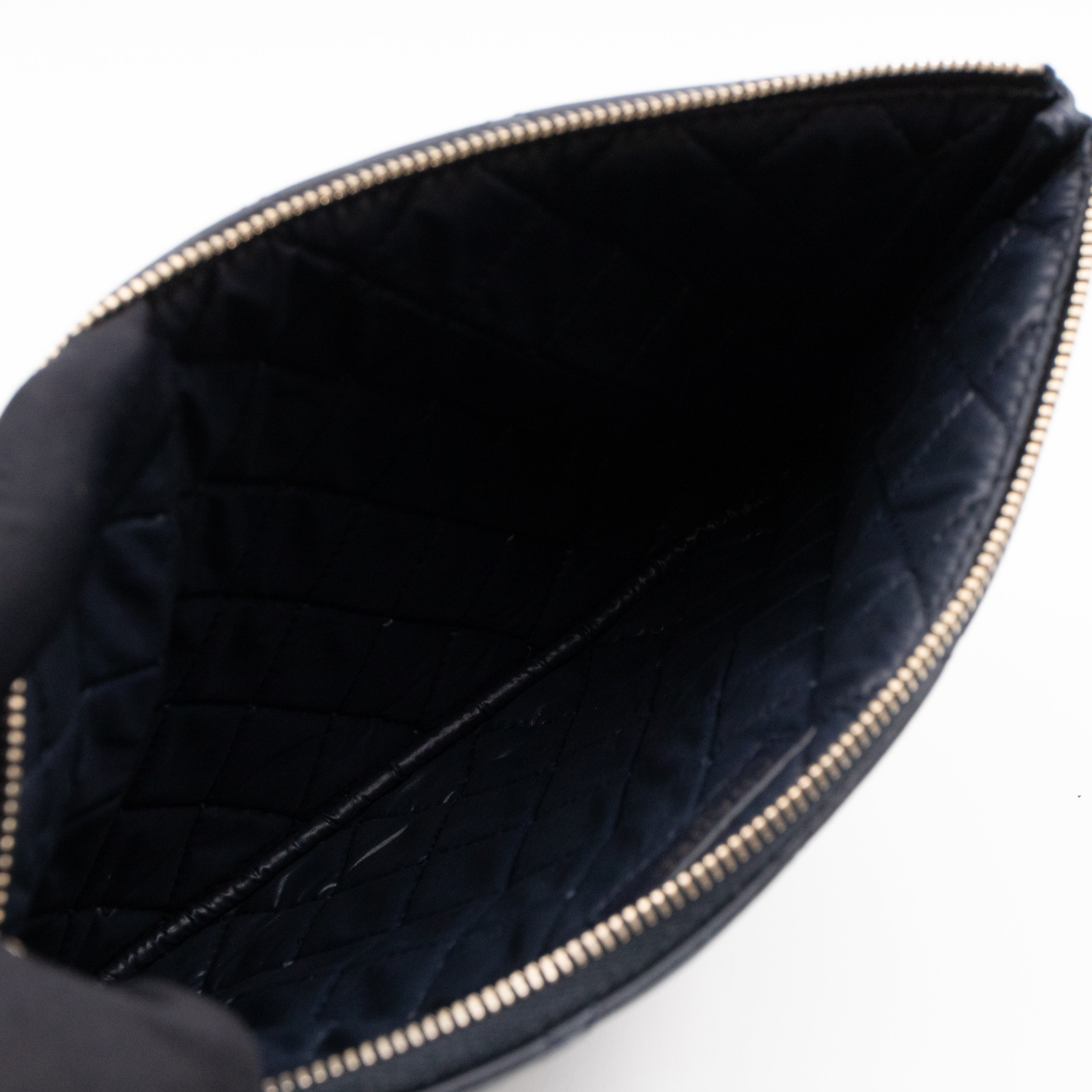 Classic Medium O Case Navy Leather