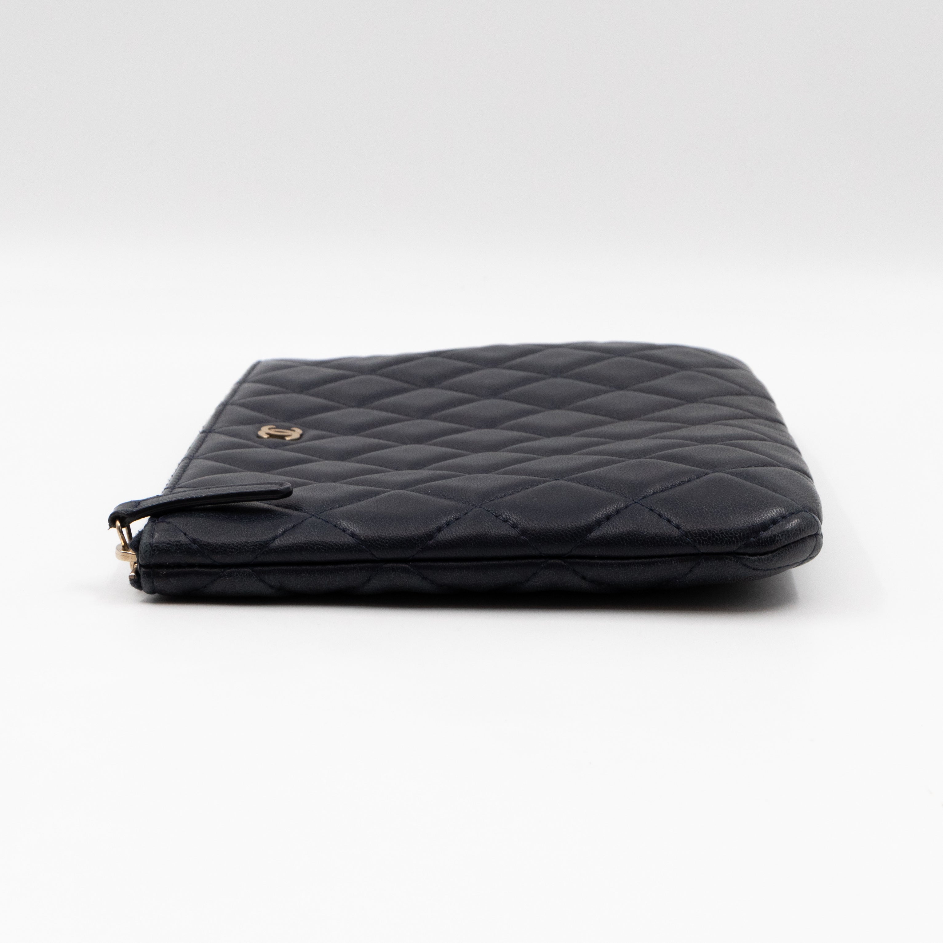 Classic Medium O Case Navy Leather