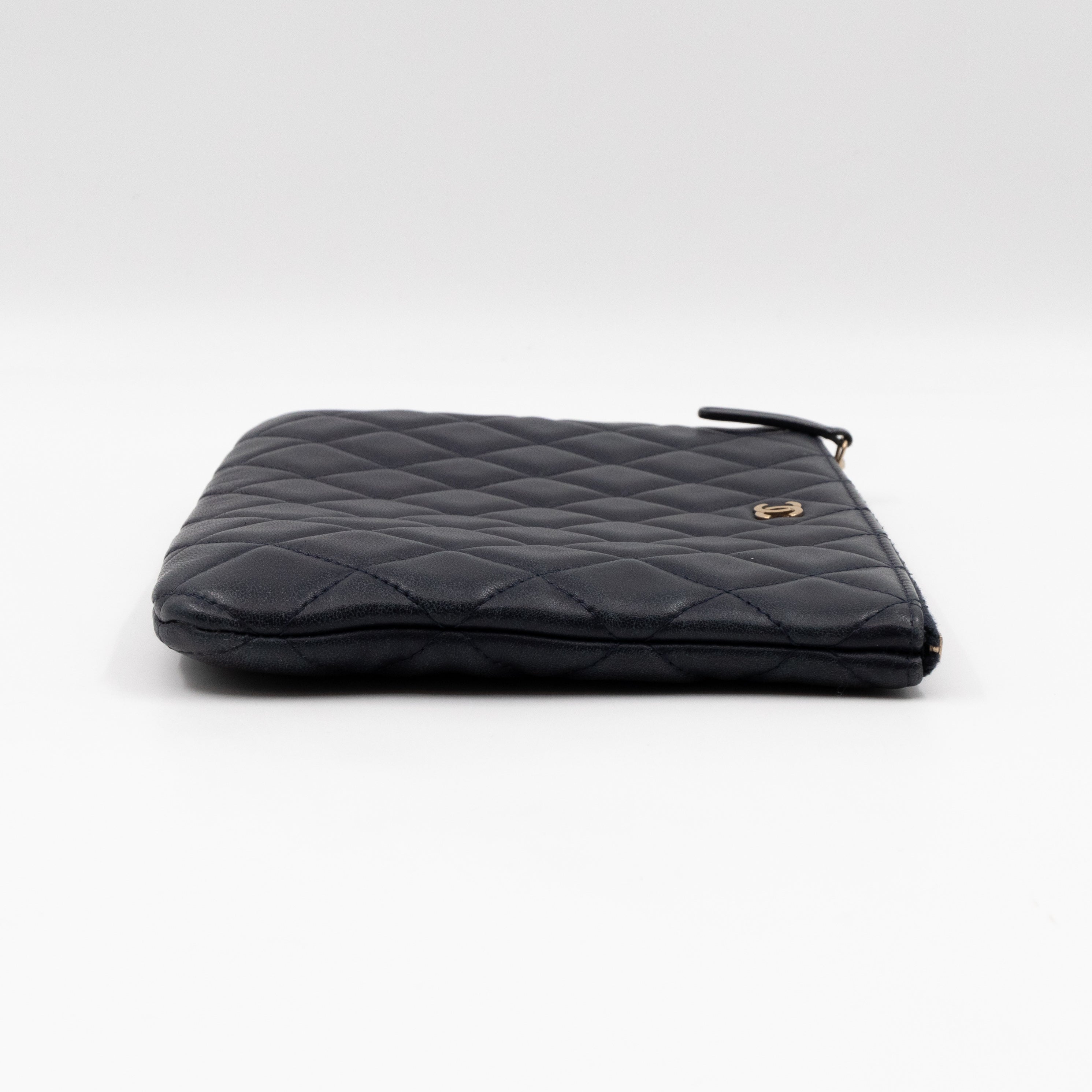 Classic Medium O Case Navy Leather