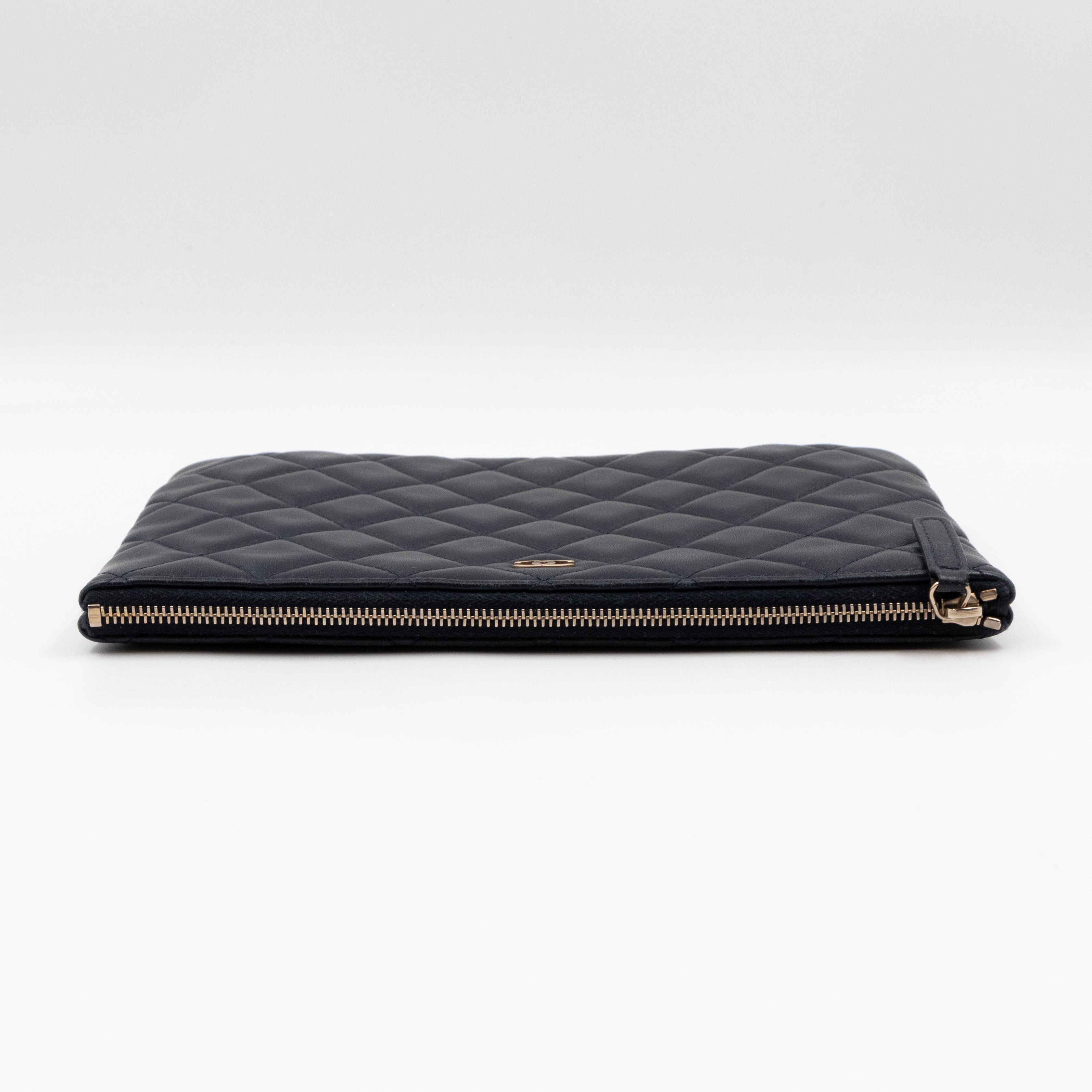 Classic Medium O Case Navy Leather
