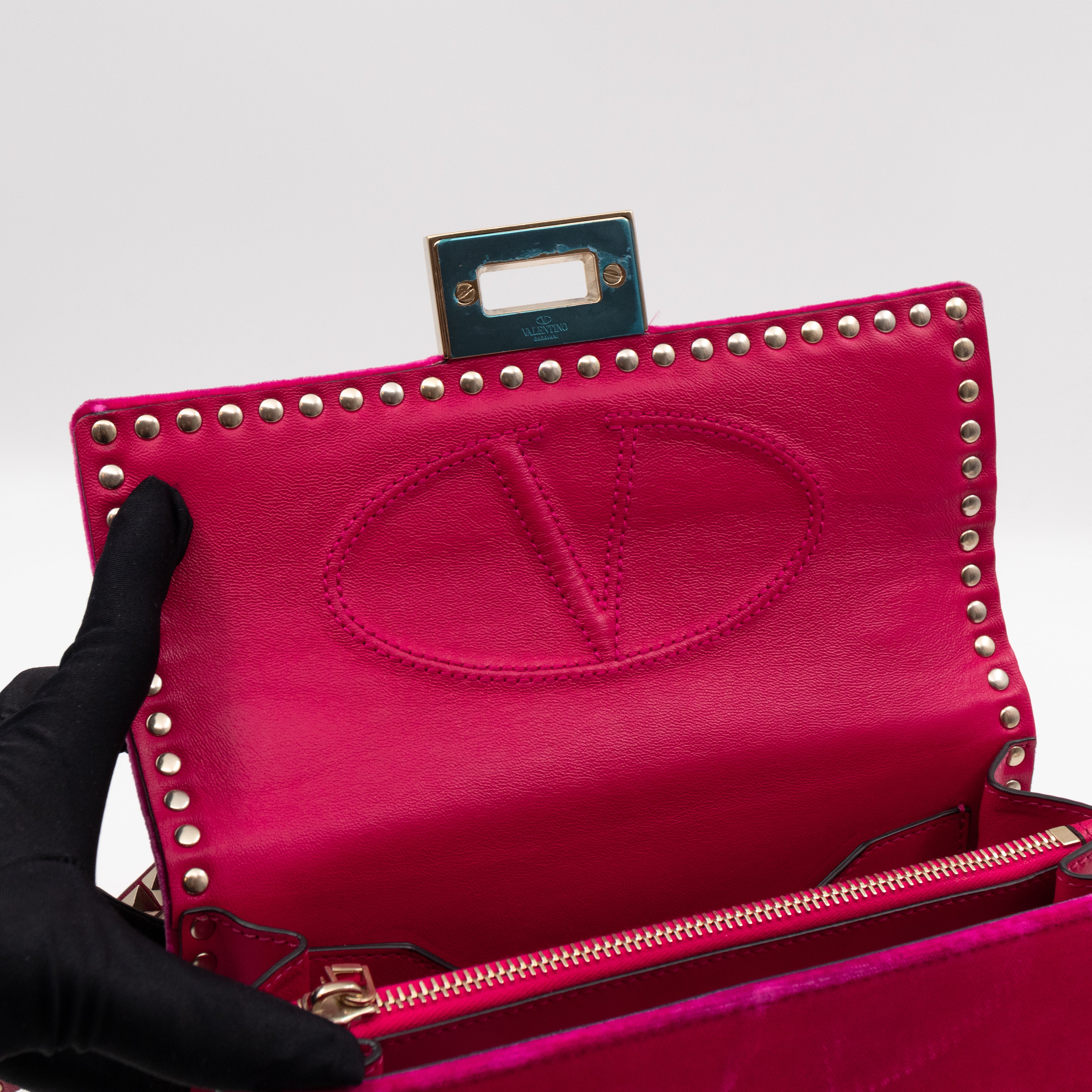 Rockstud No Limit Flap Bag Pink Velvet