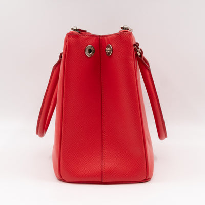 Galleria Medium Double Zip Lacca Red Saffiano Lux