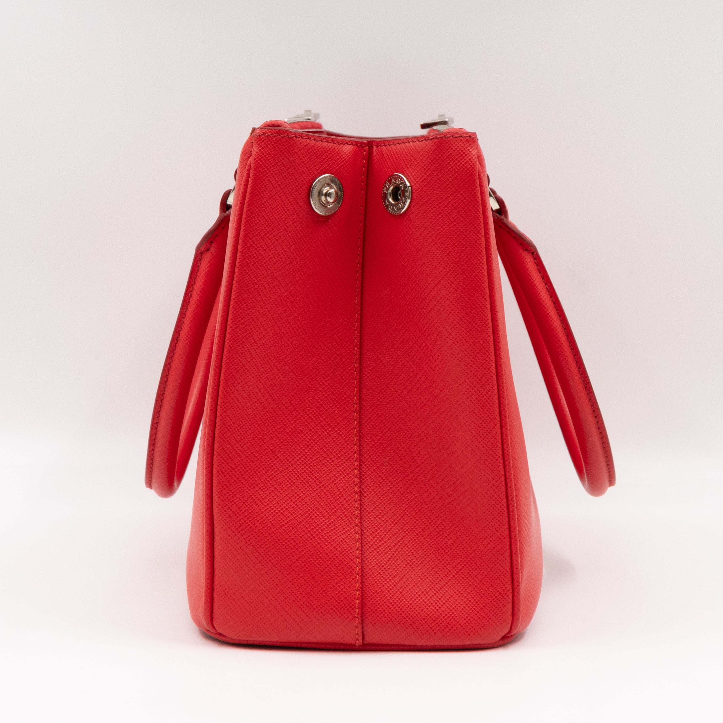 Galleria Medium Double Zip Lacca Red Saffiano Lux