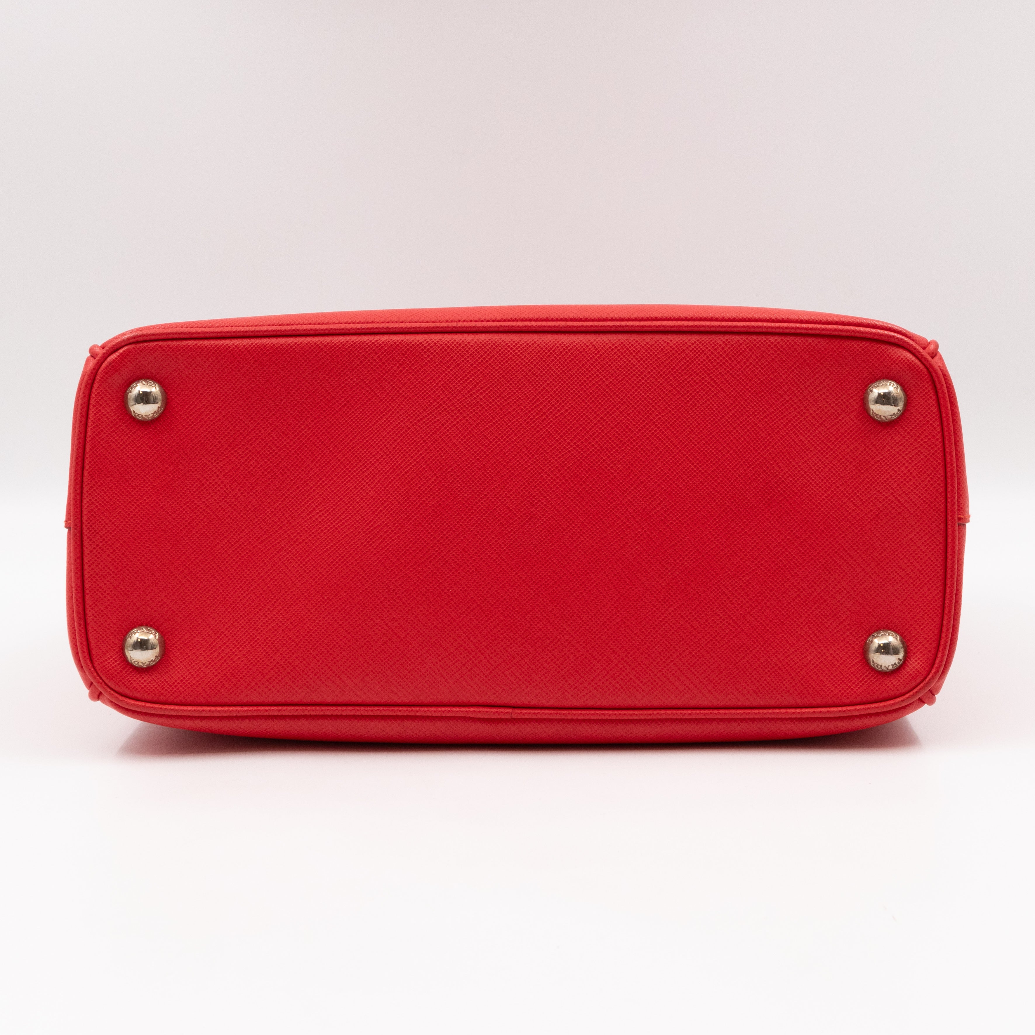 Galleria Medium Double Zip Lacca Red Saffiano Lux