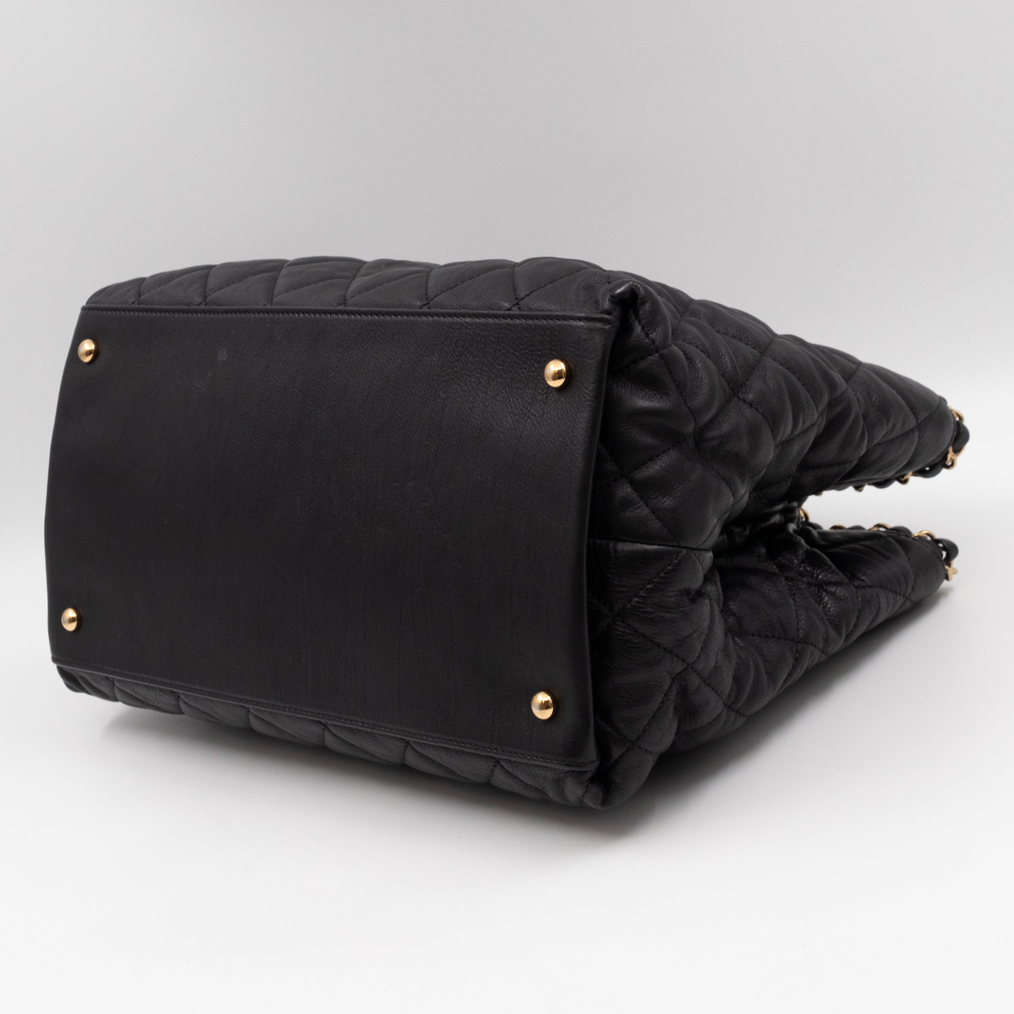 Chain Me Tote Black Calfskin Leather